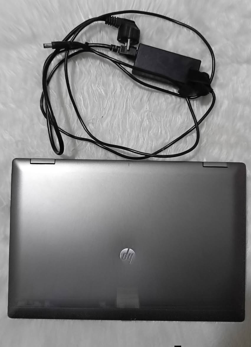 لابتوب hp للبيع يشتغل فقط على كهرباء شاري ينطي بيه سعر اني ماخدها ب 200 ابيعه بأقل باهواي من هذا سعر مواصفات وباقي صور يراسلني خاص وتدلل أو يتصل على الرقم ‏‪***********‬‏

نص مكتوب في الصور:
- معالج core i7 الجيل الخامس
- الذاكرة ٣٢٠ غيغا الرام ٤ غيغا
- كارت الشاشة ٢ غيغا
- حجم الشاشة ١٥,٦