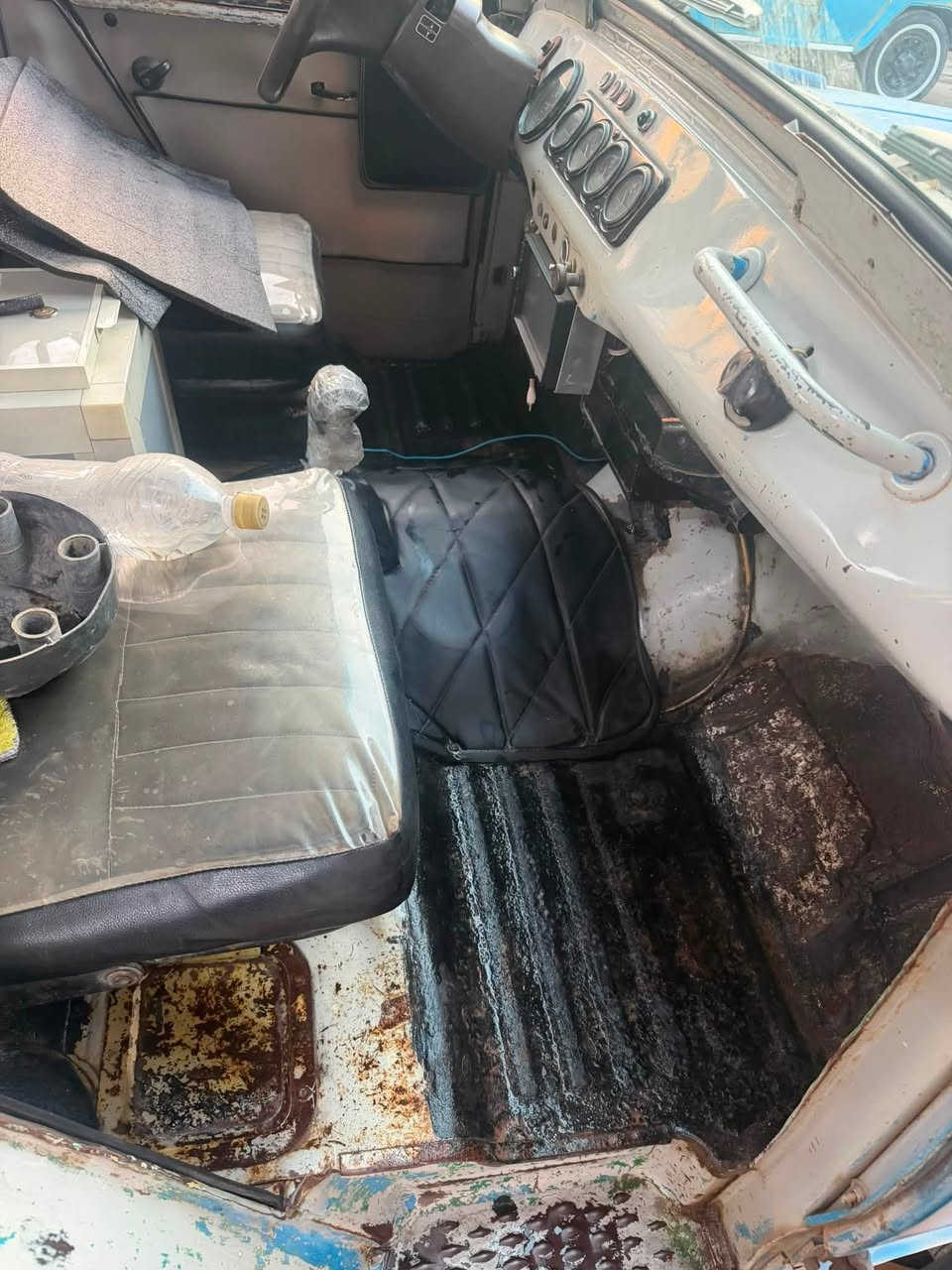السلام عليكم واز 2000 للبيع جاهزه من كلشي
بور ستيرن  كير مكينه كفاله كير كهربائي 4 براويز كهربائيات جديده كلهن تاير نظيف حيل اكسل فاره جاهزه اي نقص مابيها للاستفسار ***********

مكاني واسط الصويره
