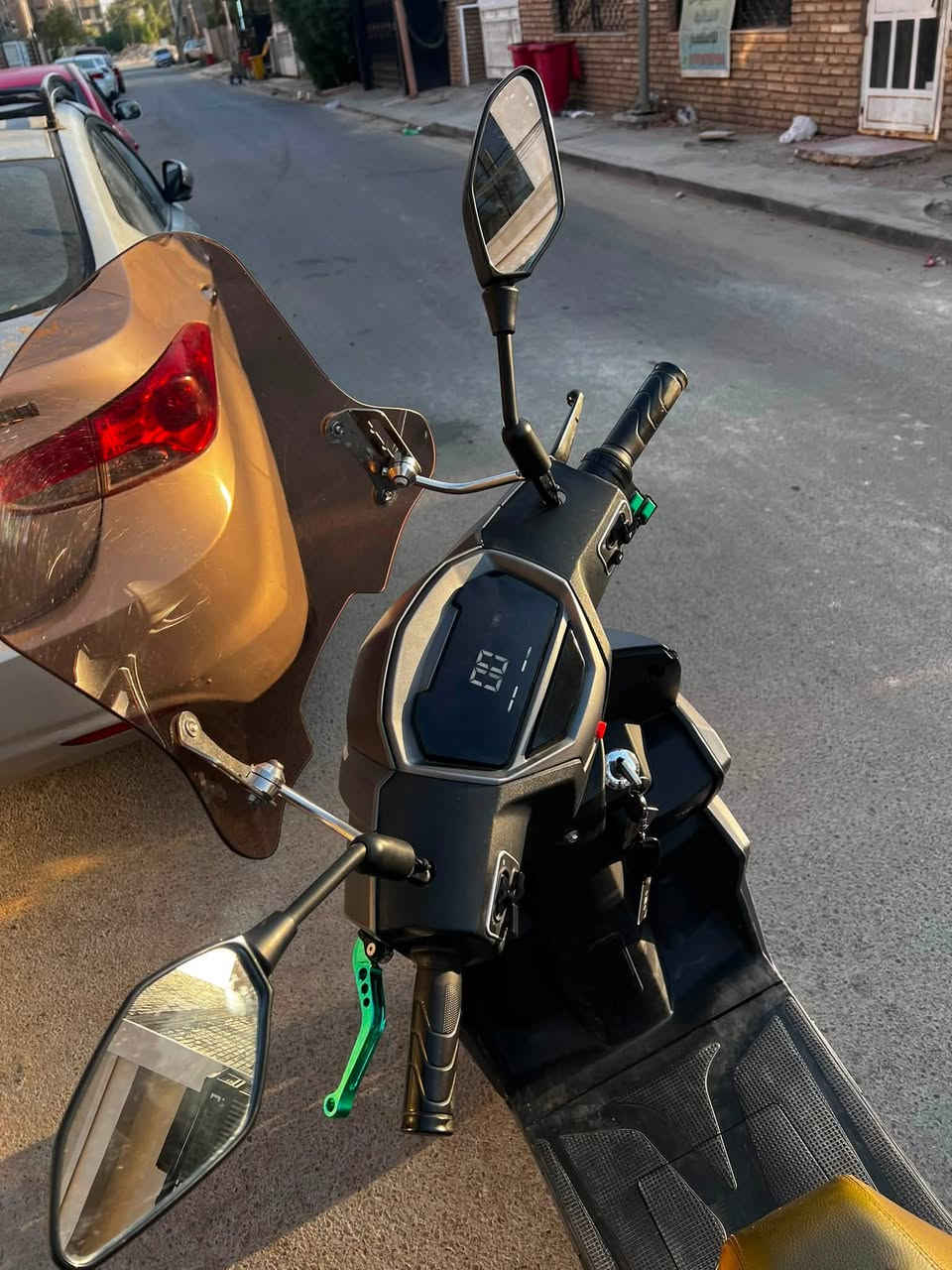 السلام عليكم 
دراجه سكنس شحن 
‎ 7 بطاريات
‎38 امبير
ملف 3000w
قياس التاير 12/90/90
دبل خلفي غاز (تنفخه هوه)
دبل امامي هايدروليك
‎4 عدسات لد اماميه
دبل اشاره واشاير مري
‎4 سرعات
ومثبت سرعه
تشغيل عن بعد
كارت
بصمه
ومفتاح
دسك بريك abs مانع انزلاق
سرعتها 100km
تمشيك بالشحنه الوحده 70km حقيقي
وبطارياتها ابد متعبانه واي فحص تريد حاضر
سعرها 950 وبيها مجال بسيط 
موجود الوصل وتاريخ الشراء بالصوره 
مكاني بغداد الغزالية
***********
