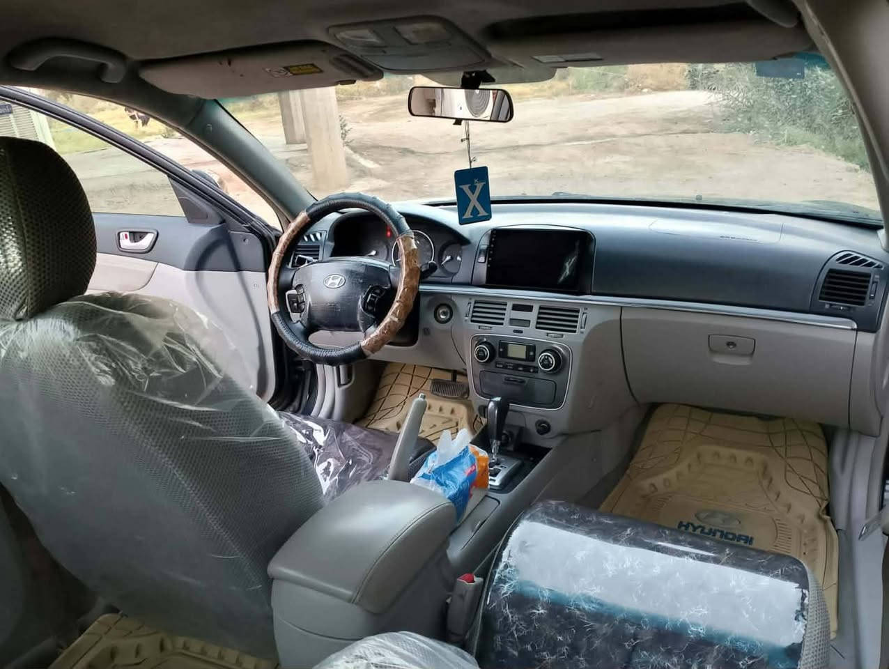 سوناته موديل 7محرك لمرغوب 3300 سياره جاهزه ونضيفه ترايك وين ميعجبك  تبريد ثلج  وارد امريكي. حادث جاملغ نص منه. وخشم البنيد راجع نفسه.***********
