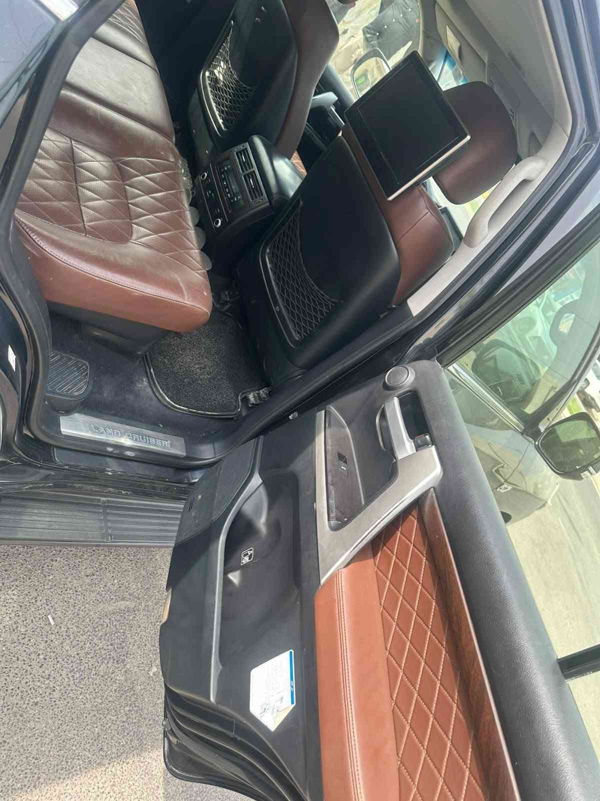 لاندكروز • ٢٠١٧ • ٧ راكب