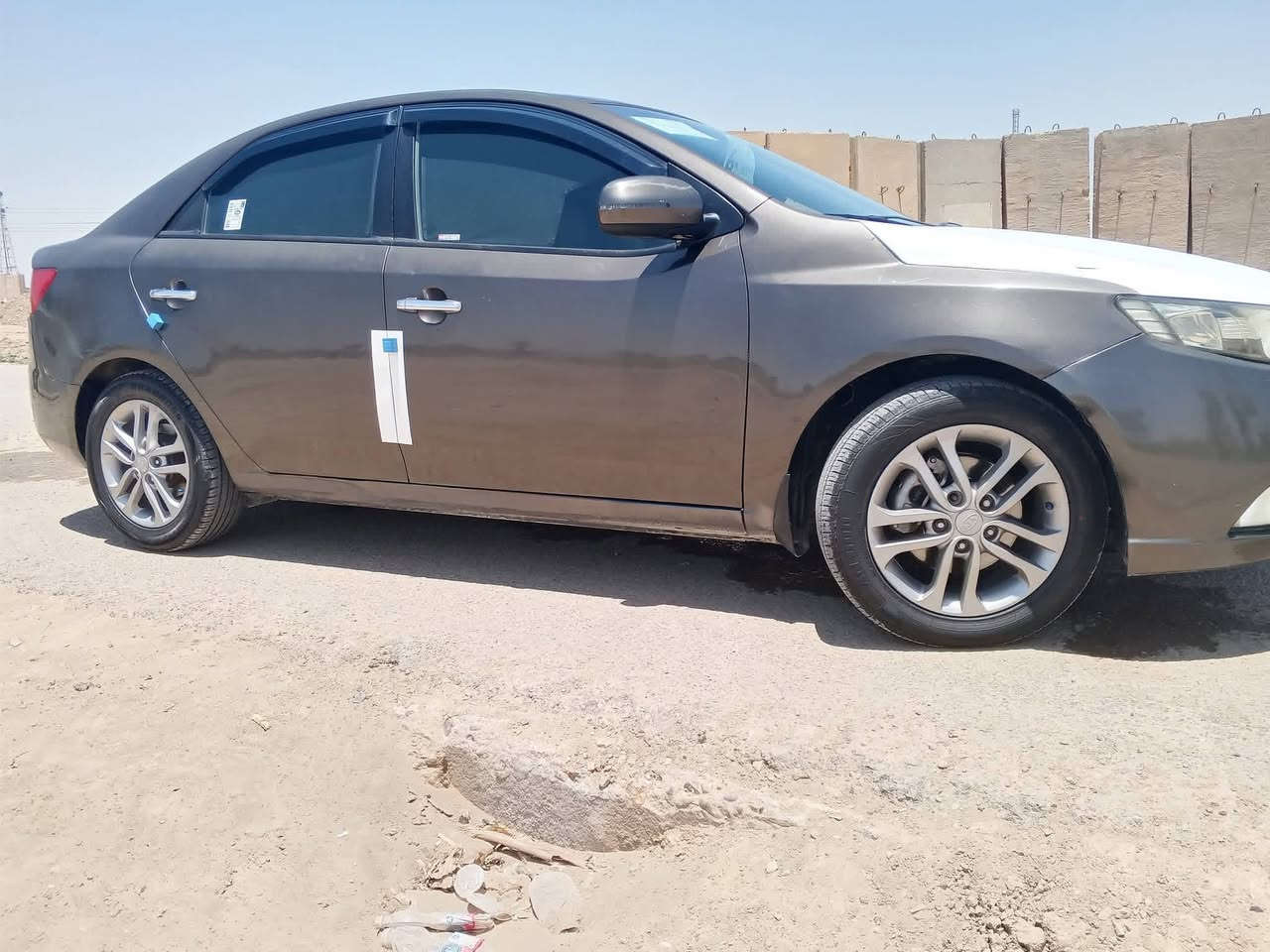 سلام عليكم ورحمة الله
سيراتو موديل 11 

رقم اربيل 

بيه جاملخ او بنيد بدون داخل 

تخم تاير جديد 
مكان السياره ديوانيه 

***********
