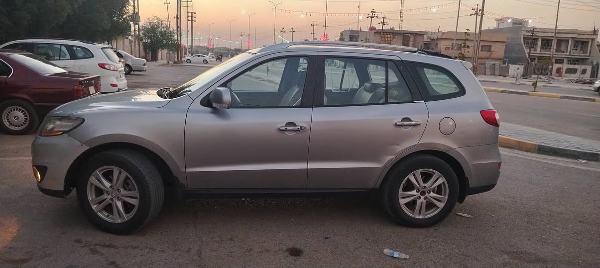 السلام عليكم 
سنتافي 2010خليجي، 6سلندر 3500
فول مواصفات 1/1 رقم بغداد سنويه ل 2028
بيها مكانات صبغ السعر 128وبيها مجال 
للاستفسار ***********
العنوان واسط الزبيديه
