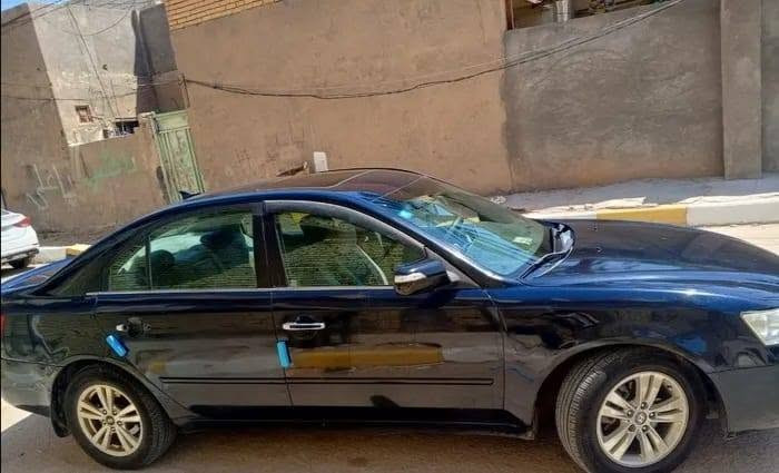 السلام عليكم سوناتا للبيع موديل 2007 رقم بغداد دولي بسمي مشروع وطني تحويل ثاني يوم  محرك ستة سلندر محرك وكير مكفول السيارة حادثه نص من الجاملغ الخلفي ورة السائق وشوية من الباب وبيه طخة بسيطة فوك البك اللايت الأيمن السيارة فول مواصفات للأخير فتحة شاشة تحكمات ستيرن جهتین کشن كهرباء اشاير بالمري كروز سرعة كشنات جلد السيارة تبريد تدفئة جاهزة تخم تاير ما أكلك جديد بس نظيفات كلش مصار هواي من شادهن  السيارة بيه صبغ احزام أثر شخوط وجراد السيارة مالجناي ومتعوب عليه السعر 87 ورقة وبيه مجال رقم صاحب السيارة (***********) مكان السيارة كربلاء تحياتي
