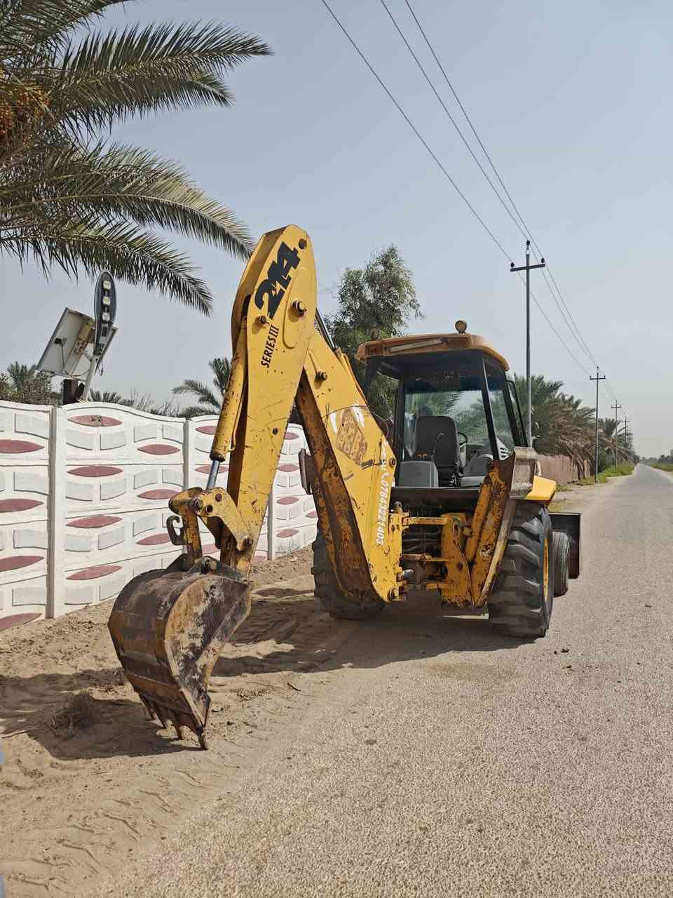 للبيع حفاره جي سي بي  بطريق جاهزه للعمل محرك خير من الله دافع خير من الله حركاتها حلوه نظيفه مكفوله من  الفطر جب  امامي وخلفي استفسار اتصل على الرقم الهاتف    ***********  ٠٠٠٠٠
