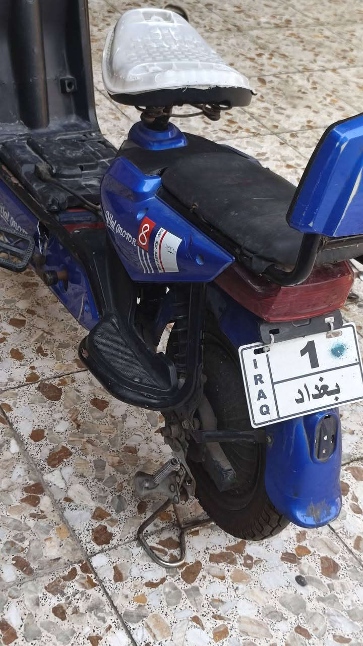 السلام عليكم دراجة شحن🔋⚡
دراجة نضيفة R9 
نقصها بس باتريات و موجود ويااهة شاحنة 
مكان بغداد الحسينية
تواصل *********** موجود وتساب
