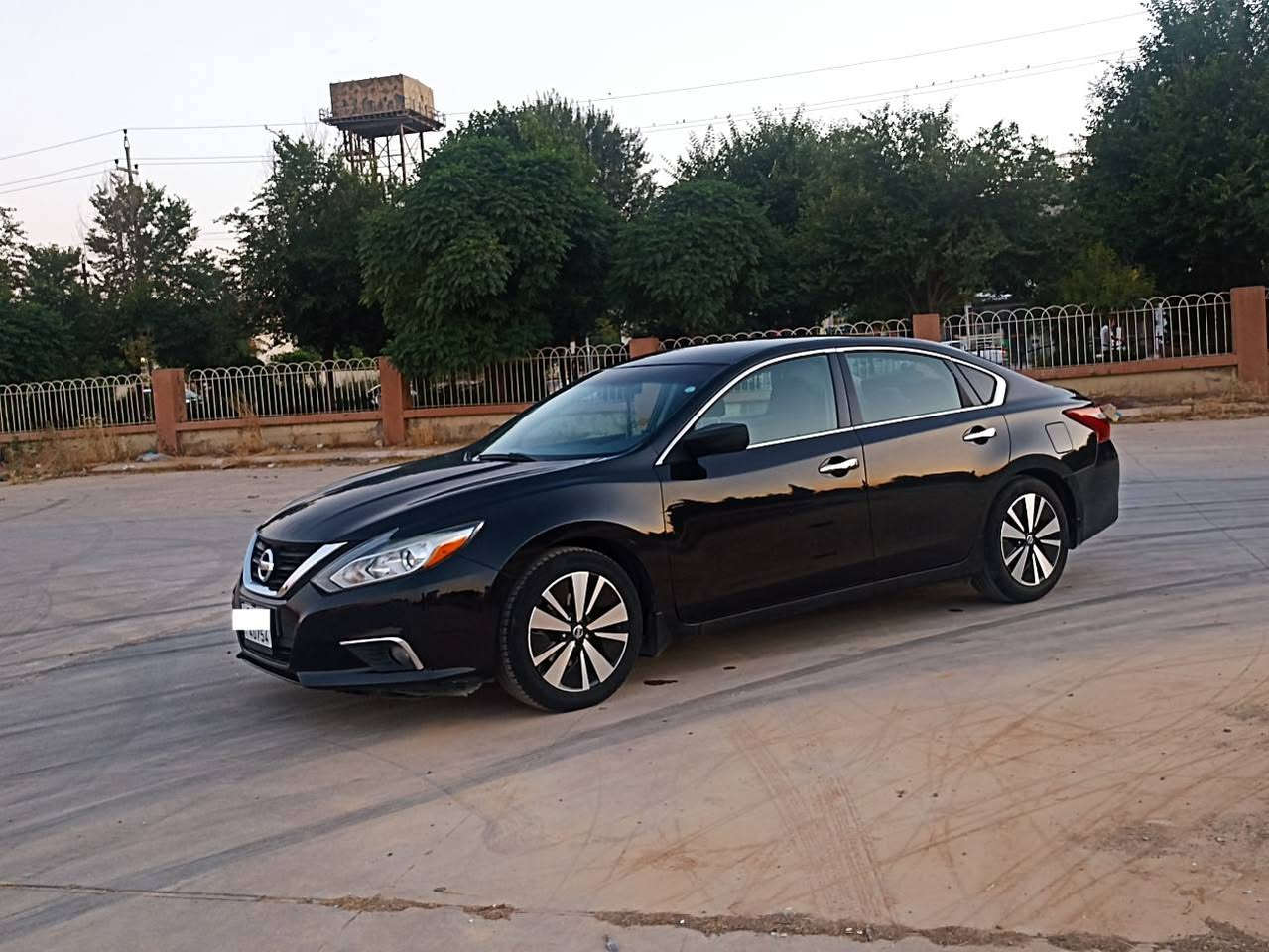 فرۆشتنی زۆر خێرا
نیسان ئەڵتیما 2018 ڕەشی بریقەدار S
77,000 مایل ڕۆشتووە 
 (ڕەقەم): سلێمانی
سەنەوی: تا ساڵی 2030 تازەیە 
کوشن کارەبایی
ئاوێنە کارەبایی
بەسمە 
شەغال 
شاشەی ڕەسەن
کامێرای دواوە 
ویلی کەپی ئەسڵی (ڕەش و کڕۆم)
گڵۆپ و تەم‌بڕ 
مەکینە: 2.5 لیتر (4 پیستۆن) – زۆر بەهێز
گێڕ: ئۆتۆماتیک (CVT) – 
تەنها سەربۆنیدەکەی بۆیاخە (یەک پارچە)
.ناوەوەی نەگرتووە .
ماڵی دۆستە

گێر و مەکیەنەی بەشەرت 
هیچ کێشەیەکی تێدا نییە 

ژمارەی خاوەنەکەی 
***********
***********
