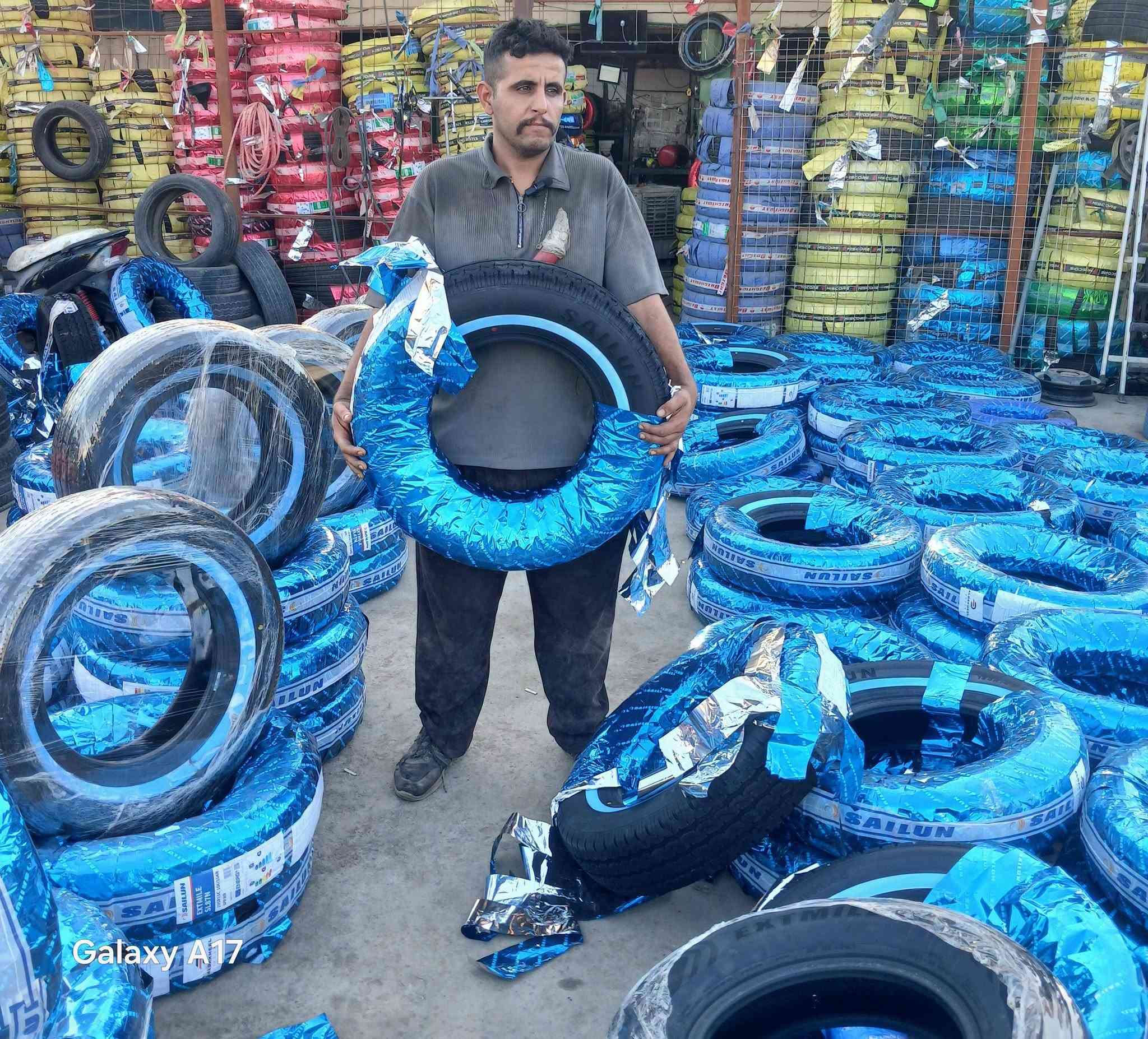 هلا وسهلا/ باضيوفنا الكرام وصلت وجبه قياس ١٩٥/١٤ وقياس ثاني ١٥ خط ابيظ  مجمع ابو خنجر    يرحب بكم هاي المصداقيه مع اناس زورونا في موقعنا الكائن في بغداد حي النصر طريق مشتل الواقع في حي النصر مجاور المعارض حي دجله أخوني اذا شخص اتصل عليه وماجاوبتك اريدك تعذرني لود علينه بالاتصالات ولود عليه بأعمل وانشاء الله اجاوبك بأقرب وقت تعال يمي تايري ضمان وأمان وراحه بال وبي ضمان سنه ويشمل كل الخدمات مثل شد وكصب وصبغ وياله وهواء نتروجين بالنص بأحدث الأجهزه  غسل السياره مجانا مع عطور ورقيات ملمع دشبول خاولي باكيت كلنس وصله بازه فلتر تبريد كلاص بنزين لايلون كشنات كل هاي هديا مجانا لتواصل عبر واتساب ***********

نص مكتوب في الصور:
- ابو خنجر
- Galaxy A17