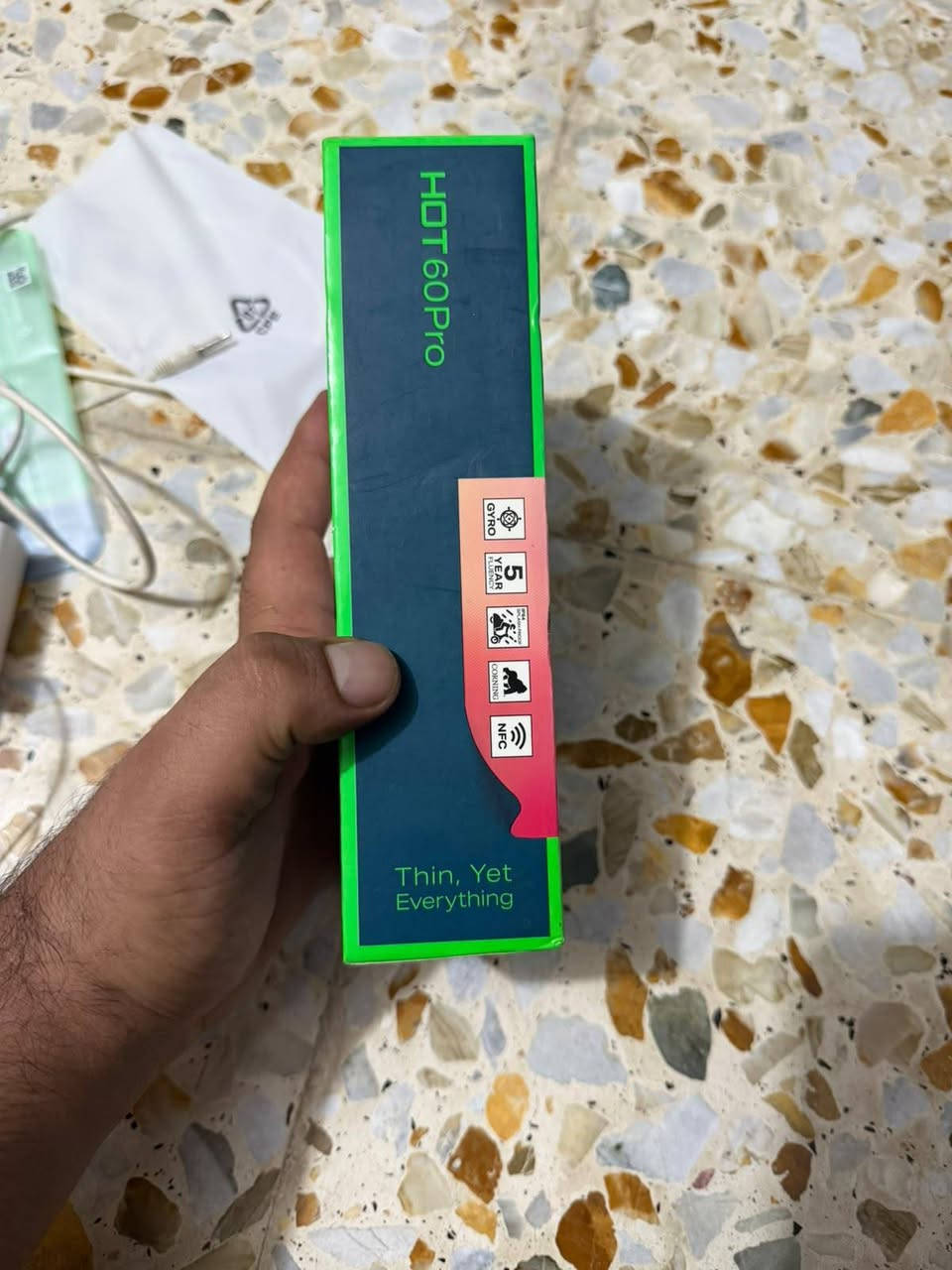 للبيــــــــع حصراً 📱🔥
الجهاز: Infinix Hot 60 Pro (بحالة الزيرو، كارتون وجميع ملحقاته الأصلية موجودة مثل الشاحن 45W والسيم والغطاء)  
التخزين والرام: 256 جيجابايت / الرام 16 (8+8)  
المعالج والبطارية: Helio G200 / بطارية ضخمة 5160 ميلي أمبير  
السعر: 275,000 دينار (بيها مجال بسيط للجادين)
للتواصل والاتصال:
***********
***********
#InfinixHot60Pro #إنفينكس #موبايلات_للبيع #العراق #بغداد #سوق_الموبايل

نص مكتوب في الصور:
- هاتفي XOS 16.3.0 التحقق من التحديثات اسم الجهاز Infinix HOT 60 Pro التخزين 64.77 غ.ب / 256 غ.ب الطراز Infinix X6885 وحدة المعالجة المركزية Helio G200 RAM 8.00 غ.ب+8.00 غ.ب الكاميرا الخلفية 50M الكاميرا الأمامية 13M البطارية 5160mAh