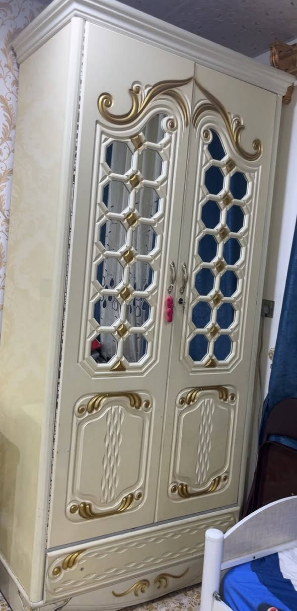 غرفة نوم عراقية • ٨ قطع • نواقص