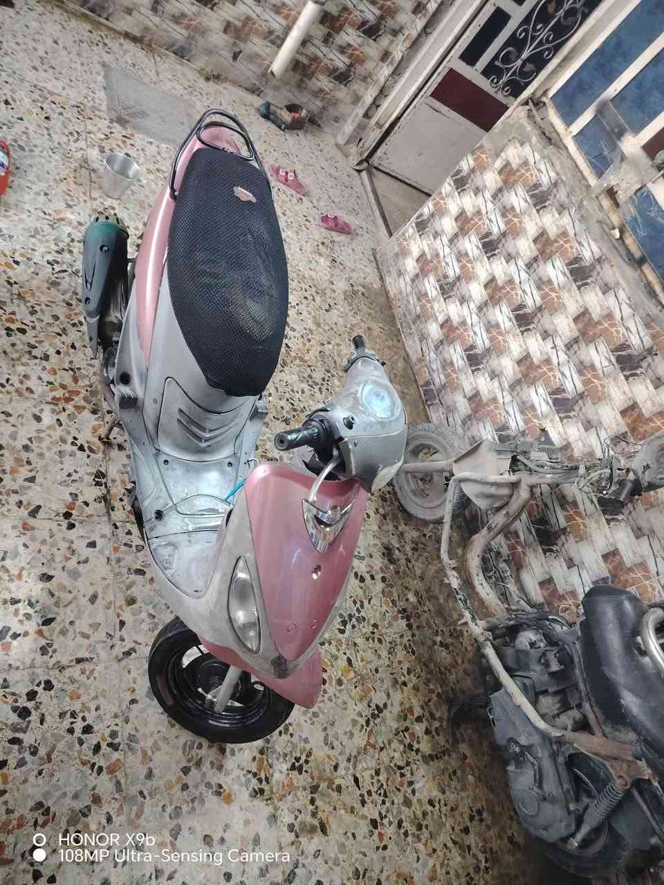 سلام عليكم ماكس منغولي للبيع دراجه خير من الله ما مفتوحه رايده 450 وبيه مجال حك جيه دراجه كله شغاله رقمي ***********

نص مكتوب في الصور:
- O HONOR X9b
- 108MP Ultra-Sensing Camera
- O HONOR X9b 108MP Ultra-Sensing Camera
- O HONOR X9b 108MIP Ultra-Sensing Camera
- HONOR X9b