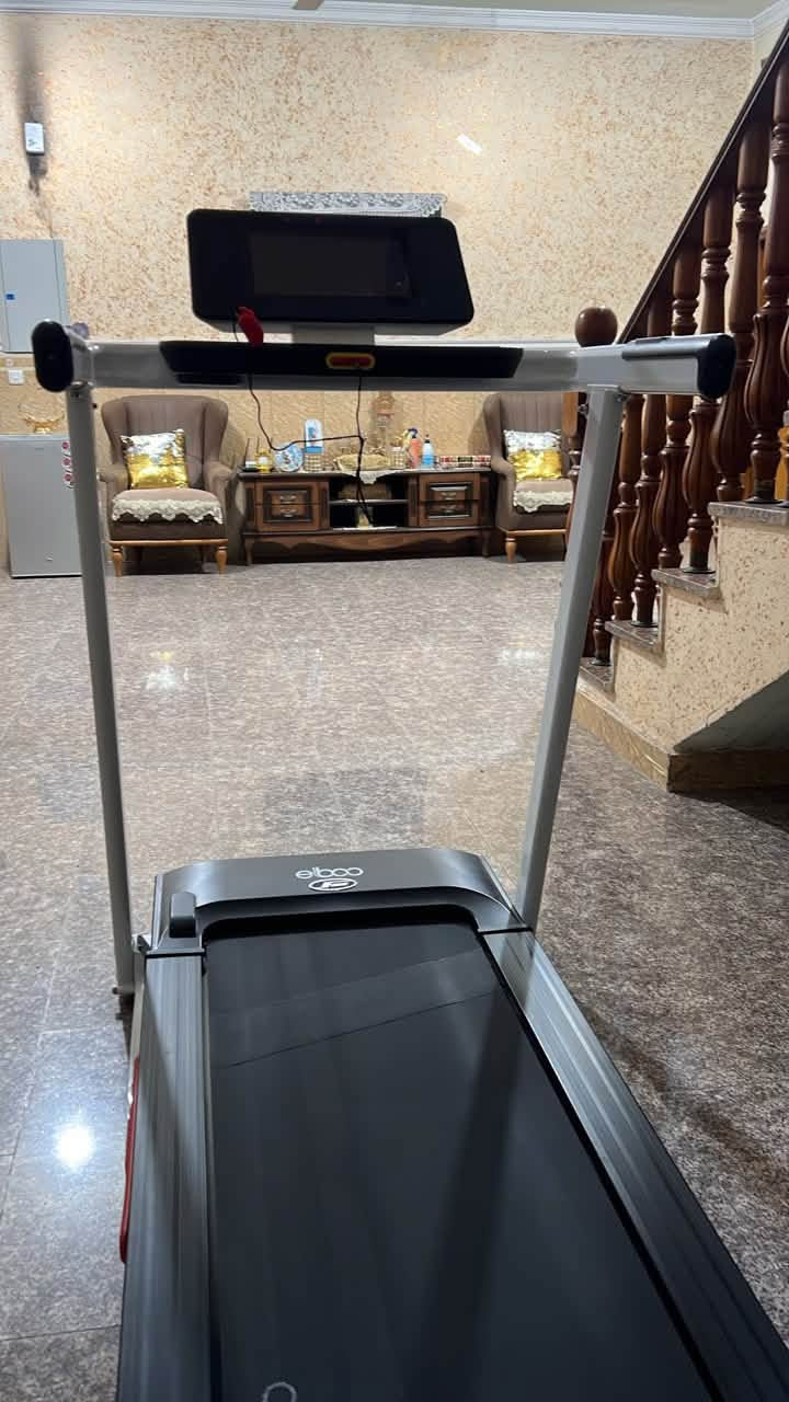 جهاز جري جديد ممستخدم 
سعره ٣٠٠ الف 
***********
