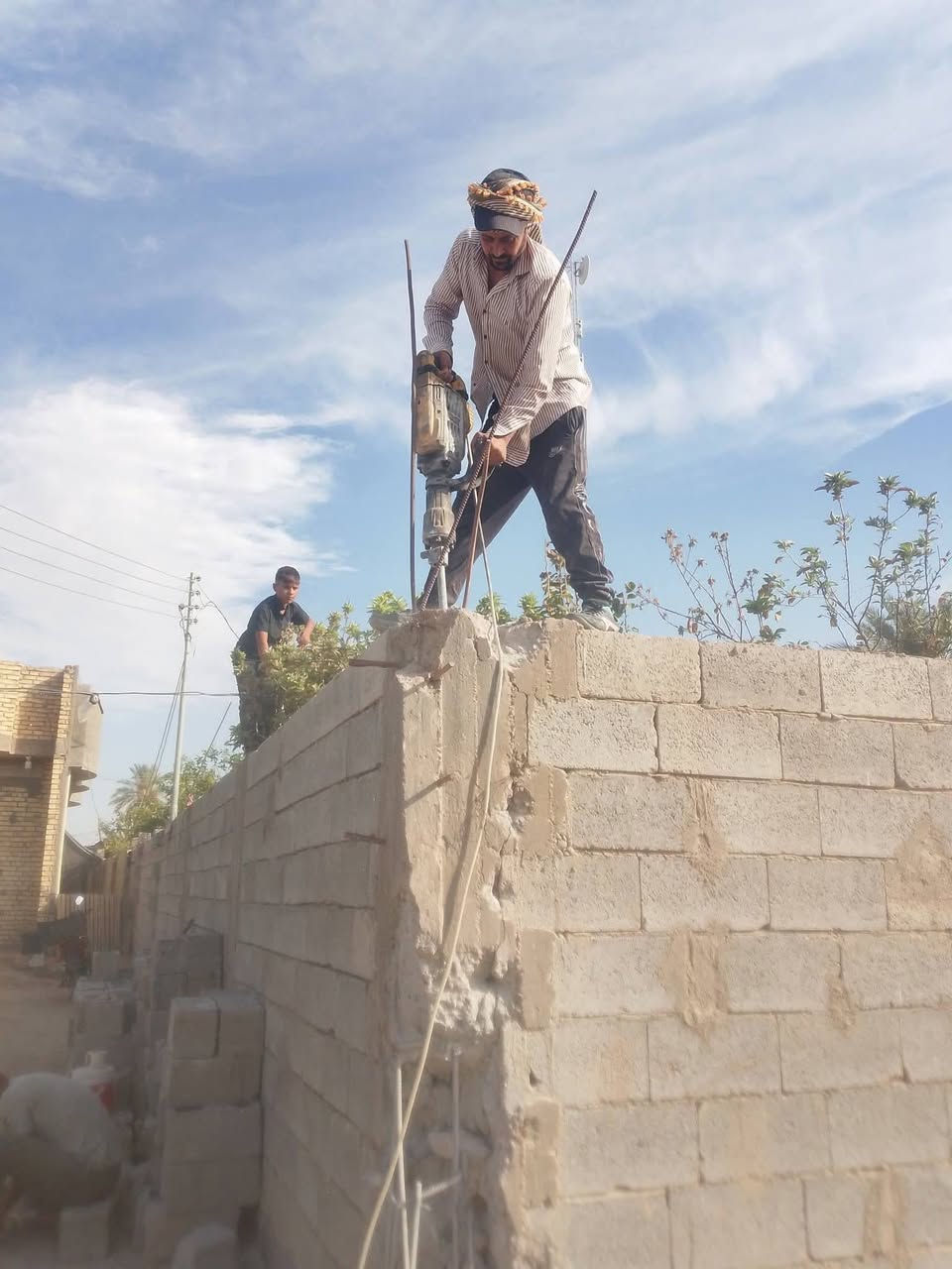 سلام عليكم  /  يوجد كادر عمل جاهز /  تصعيد مواد /  تنضيف بيوت /  تفليش /  تكشيط /  دفن نهري /  شقلنه ليل ونهار /  ومعداتنه جاهزه  ومالك دخل بكلشي تأخذ شقل جاهز مني سلمني شقل وتأخذ شقل جاهز / ماعليك بس تصال على رقم /// ***********
