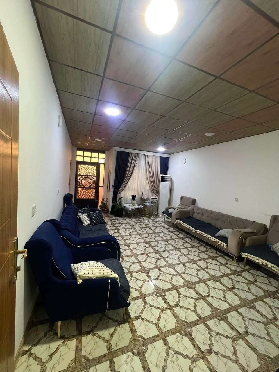 دار للبيع تكريت القادسية 
مجمع الفردوس السكني قرب شارع البلاج
السماحة 200 متر يحتوي على 4 غرف نوم
صاله استقبال مطبخ صحيات بالطابقين 
سعر الدار 170 مليون قابل لتفاوض
للأستفسار الاتصال
***********
منذر الدهش للعقار
