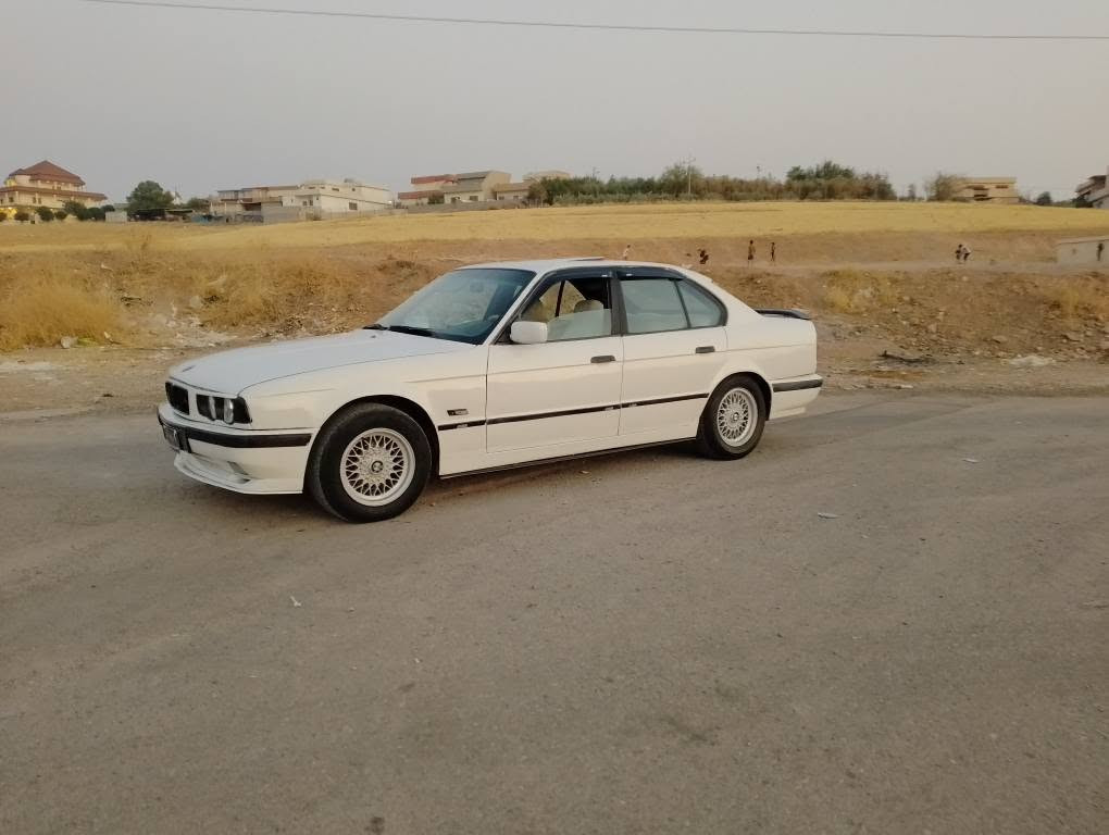 BMW 525i
M  1993سپی بەفری
گێڕعادی فول M سەیارەکە
دەعمی لۆ دەعامی بەشەرت 
حیزامەکی جوان کرایە
بەس یەک بستی هەیەچاملغی لای سەکن باقی گێڕ مەکینە ئەکسل دەبڵەکانی بەکاملی گۆڕاوەبەشەرت 4تایەوپاتری
نوێ بەسەرت سەیارەکەتەعمیر کامل کرایە
ئاڕم پلاستیک هەولێربەشەرت
سعر30$ کەمەک مجال شوێن هەولێربەحرکە
ژ.م.***********
برایان بەس فرۆشتنە گۆڕینەوەو قەردوقستم نیە
W  M  V أربيل, العراق
