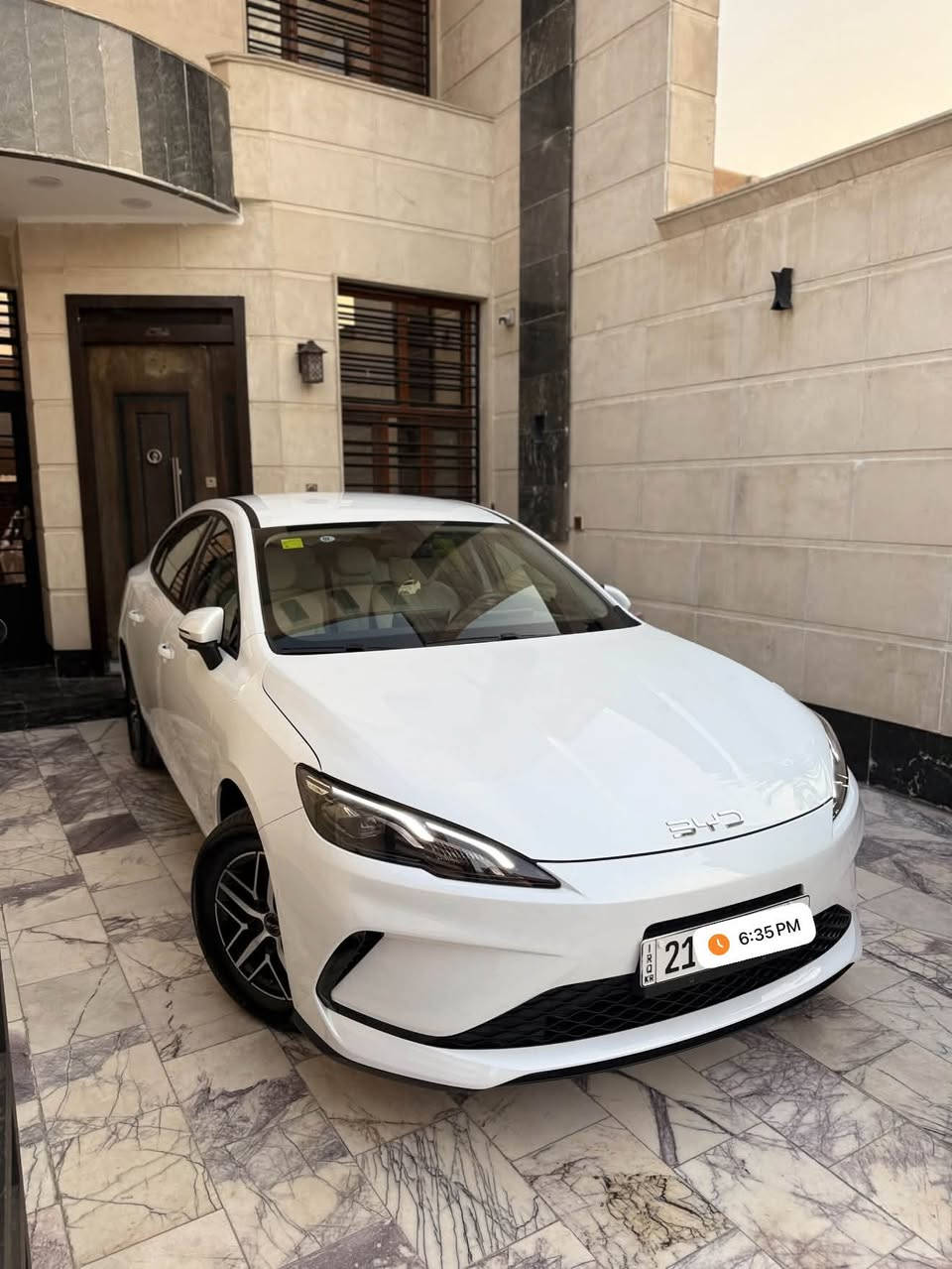 السلام وعليكم
للبيع BYD SEL5 
هايبرد 2025
رقم سليمانية
ماشية 18000km

المواصفات:-
بصمه 
بصمة الواب وصندوق
تشغيل عن بعد
كارت تشغيل
كشنات جلد 
تحكم استيرن 
للايت ليد وزنون عدسة
شاشة 
بلوتوث 
منافذ امامي خلفي تايبسي
درايف مود انضمة قيادة
اشاير مري
بكلايت ليد 
حساسات خلفي
ويل كب كروم 
عدة كاملة
شاحن اصلي

السيارة مكفولة كفالة عامة
بدون صبغ بدون بارد وصبغ
رقم سليمانية تحويل ثاني يوم
اي استفسار تعال خاص او اتصل
***********
عنوان بغداد حي الخضراء
