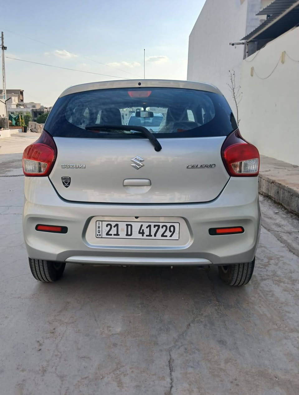 <<  سازوكي >> SUZUKI ياباني شكل جديد. 
- سعر السيارة (( ٨٧ )) ورقة فقط...وبي مجال.
-أتصال علرقم *********** أسيا
واتساب ***********
-موديل السيارة[[ ٢٠٢٣ ]] ...سيارة سحب شركة/زيرو/ كلين تايتل مواصفات خليجي بدون صبغ وبدون تعديل بارد ماشية فقط (( ١٣ )) ثلاثة عشرا الف كيلومتر حقيقي فقط يعني بعدها زيرو والسيارة مرقمة شمالي (( رقم سليمانية دولي )) حرة بإسمنا والسنوية جديد وشرط التحويل. 
-لون السيارة مميز (( سلفر )).
- مواصفات السيارة خذمات خليجي داخل سيارة مطعم رصاصي وأسود وبرونزي... كير اوتوماتيك..مكينة ياباني علبلاد أقتصادي..تدفئة..تبريد ثلج..شاشة اندرويد بلادي مواصفات خاصة..تحكمات أستيرين كاملة المواصفات..بلوثوث..جامات كهرباء..مانع تزحلق..اي بي أس..كاميرا بلاد..حساسات خلفية بلادي..ستوب لايت..بلاجكتور..مرايات كهرباء..أشاير بجاملخ..أسبير جوكر علشركة...ويل كروم أسود بلاد شركة حجم اطارات ١٥ جديد..سويج جداحة عدد×٢ قفل مركزي نظام سنتر لوك..أطفاء ذاتي عند توقف سيارة/مواصفات رادار..مانع ضباب..نظام أيرباكات علبلاد...يو بي أس...غراض بلاد شركة بعدها بيه... لاواصق ولايلون ولزكات شركة بعدها بية.
-مكان سيارة كركوك. كركوك, العراق

نص مكتوب في الصور:
- Galaxy A15