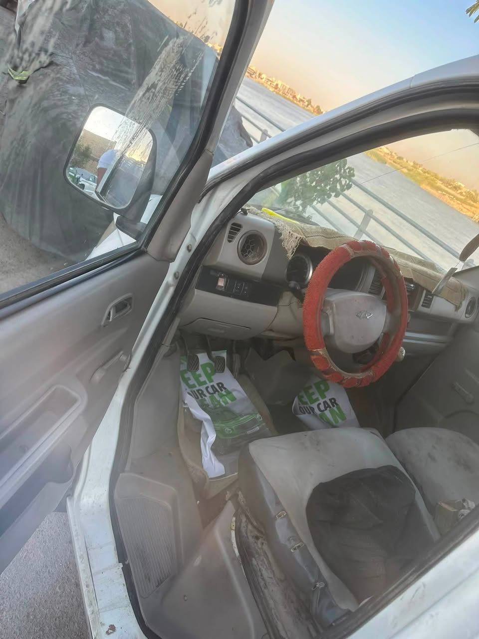 السلام عليكم
شيري حمل للبيع 
موديل ٢٠١١
سيارة مكفولة كفالة عامة 
كير  مكينة اكسل شاصي عدا التبريد
كشر نظيف لا ضربة لا صبغ 
تخم تاير جديد 
درع امامي سل ستيل ما مشدود 
السعر ٣٨ وبيها مجال بسيط
***********
