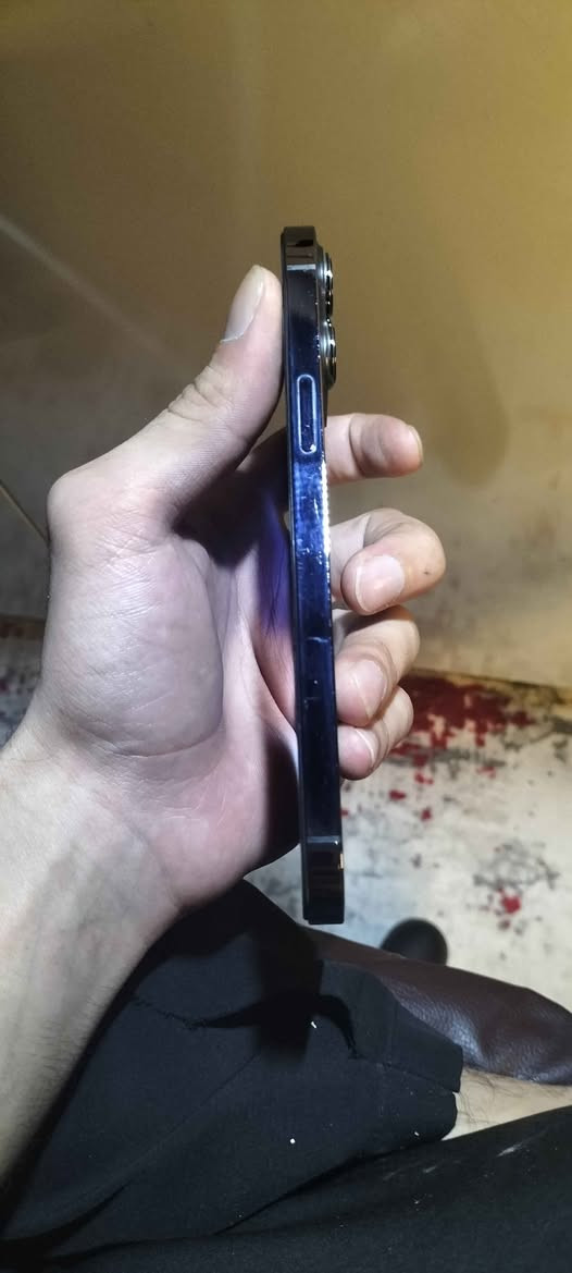 iphone 13 pro max 
بۆ فرۆشتن 400 هەزار و مەعامەلە 
شوێن هەولێر گەیاندم نییە 
ژمارە *********** واتس ئاپ و ڤایبەر 
شاشە و پاتری گۆڕایە بە ئەسڵی 
عەیبی تری نییە خەریتەی کەپس 
شحن و شەبەکە و کامیرەی بە شەرت بێ عەیب أربيل, العراق

