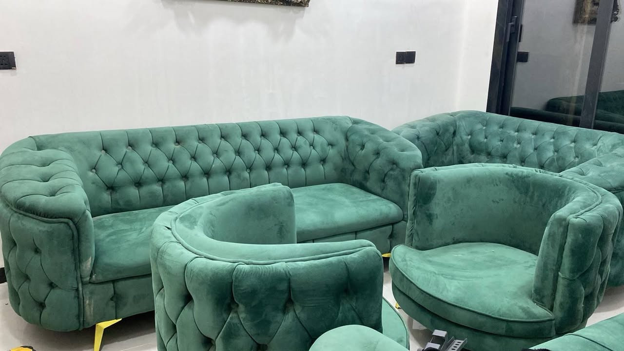 سلام عليكم اشتريت تخم جديد و نظيف مامستخدم بس كعدت بيت بناء جديد تخم جبير 10 مقاعد و السعر مناسب  الرقم *********** متواجد واتساب  مكان بغداد
