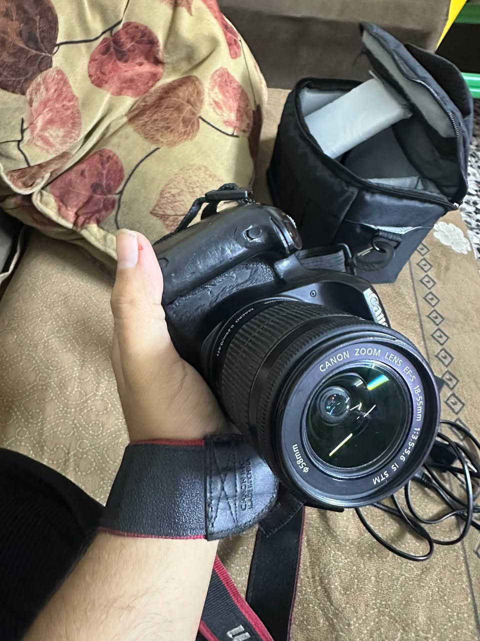 كاميرا كانون 800D نضيفة و وياهة جنطة و شاحنة و رام 32 جيجابايت
السعر 400
للاستفسار ***********
المكان بغداد الرصافة الثانية الامين الثانية
