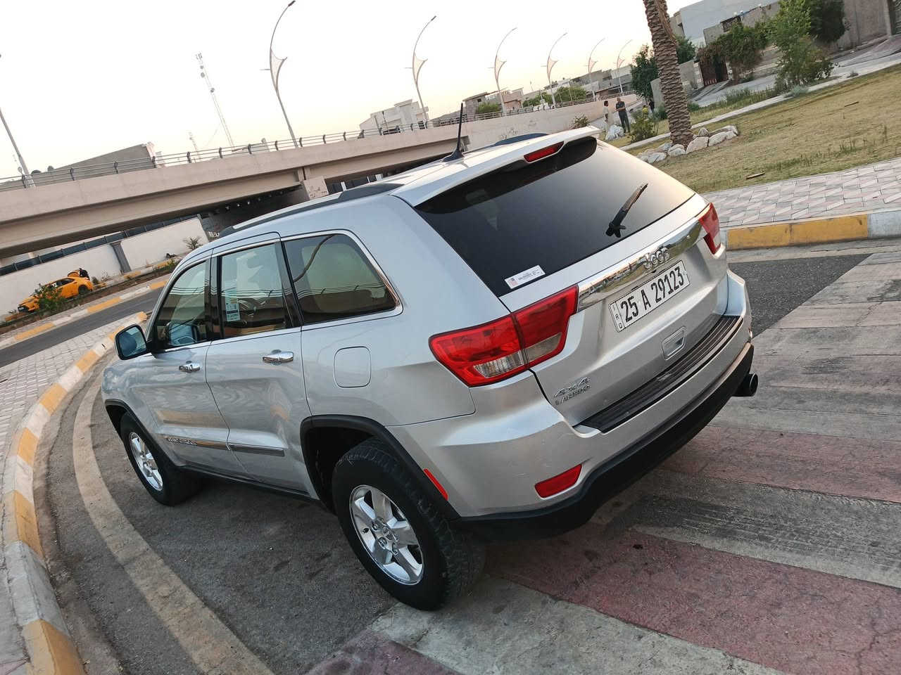 جيب لاريدو   فول مواصفات بس مو سلايت فور ويل   موديل 2013 بدون صبغ بيه بارد بس غليل كير محرك بل شرط رقم كركوك مشروع وطني سعر 128 بيه مجال ***********
