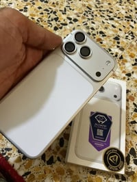 آيفون ١٧ برو ماكس • ٢٥٦ • بطارية ٩٨