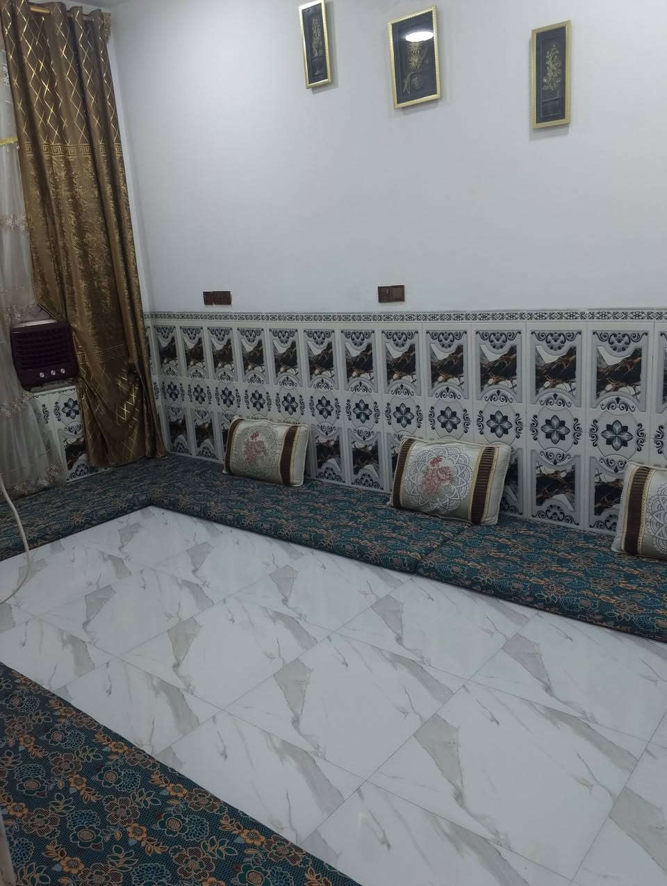 السلام عليكم، دار للبيع مساحه 75م حي الصديق مقابل شارع المطار، تواصل، ***********
