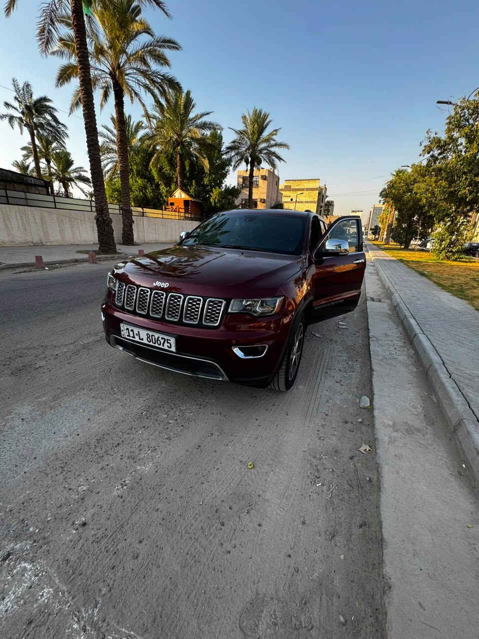 جيب 2020 فول مواصفات لمتد
بانوراما كشنات تدفئ تبريد كشنات كهرباء قطعتين تبريد داخل جلد 
استيرين كهرباء حساسات امامي خلفي جانبي نقطه عمياء اوتو ستوب صندوك كهرباء 
ضرر سياره جاملغ وبنيد و6 قطع صبغ 
كير ميكنه مبدلات جدد حداديه جديده منظومه احتراق جديده مبدلها كلها صيانه كامله للسياره تخم تاير حمام بولش مصروف عليه سياره اي نقص مابيه مشط جديد مبدله العنوان اليرموك او المنصور ***********
السعر 19500$ وبيه مجال بيع او مراوس حسب القناعه بغداد, العراق
