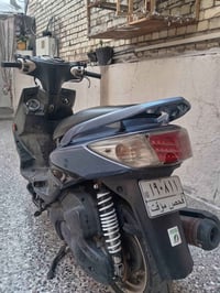 علم السلام عليكم دراجه سكنس فحل طلاعه 2012لونهة البلادي ابيض وذهبي وصو...