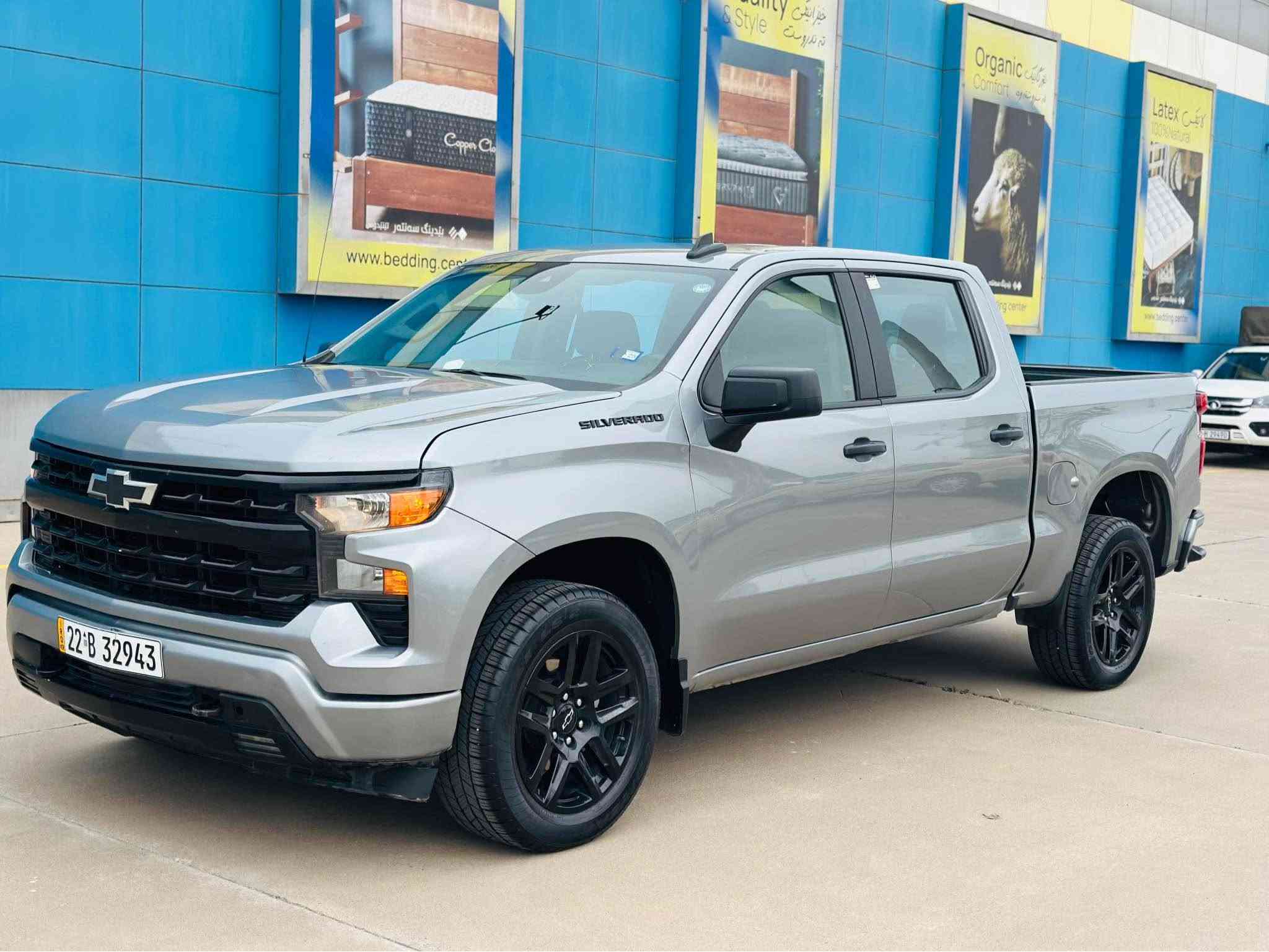 2024 CHEVROLET SILVERADO, C1500 CUSTOM

للبيع 

شوفرليت سلفرادو وارد امريكي موديل 2024
باب طويل بدي قصير 

حادث حافه البنيد صبغ + باب خلفي ايمن
صور حادث موجود 👇🏻

باقي السيارة مكفولة شواصي مكفولة

سعر 260 ورقة 

حجم محرك 2700 تون تيربو ✈️✈️

بصمة تشغيل وتشغيل عن بعد 

رادار امامي تحديد مسار توقف ذاتي

باب طويل بدي قصير المرغوب 

قطعتين تبريد 

شاشة وكامرة دوارة

رقم اربيل الجديد  
📞☎️***********

مكان السيارة اربيل (معرض اربيل كارس ) أربيل, العراق

نص مكتوب في الصور:
- 4 / 12