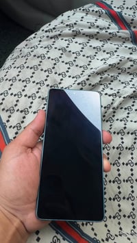 بوكو F5 • ١٢+١٢ رام • ٢٥٦ ذاكرة