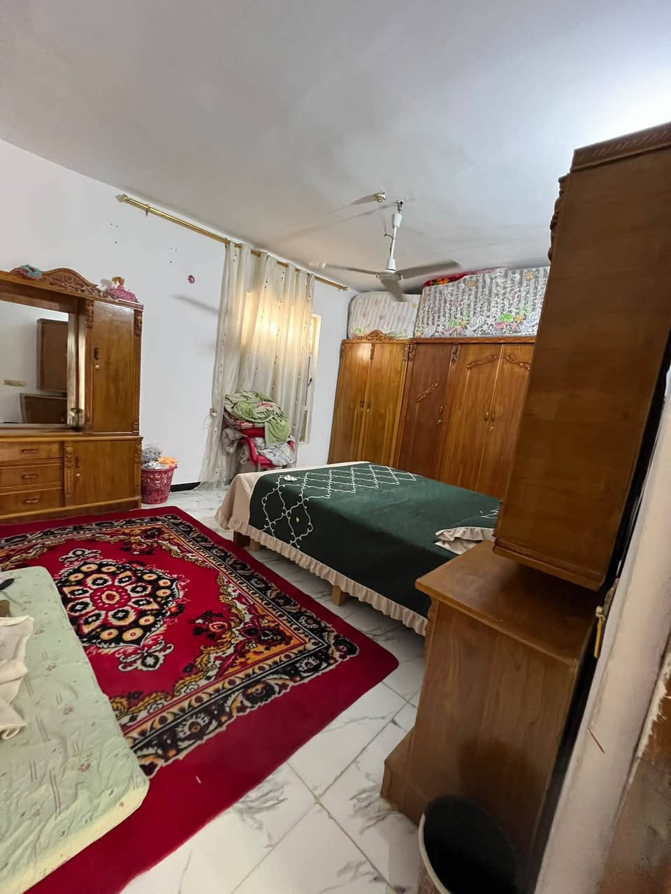 سلام عليكم بيت وعرصه مساحه 280نهايت شارع الوكفه يبعد عن المشروع 80متر الستفسار الرقم***********
