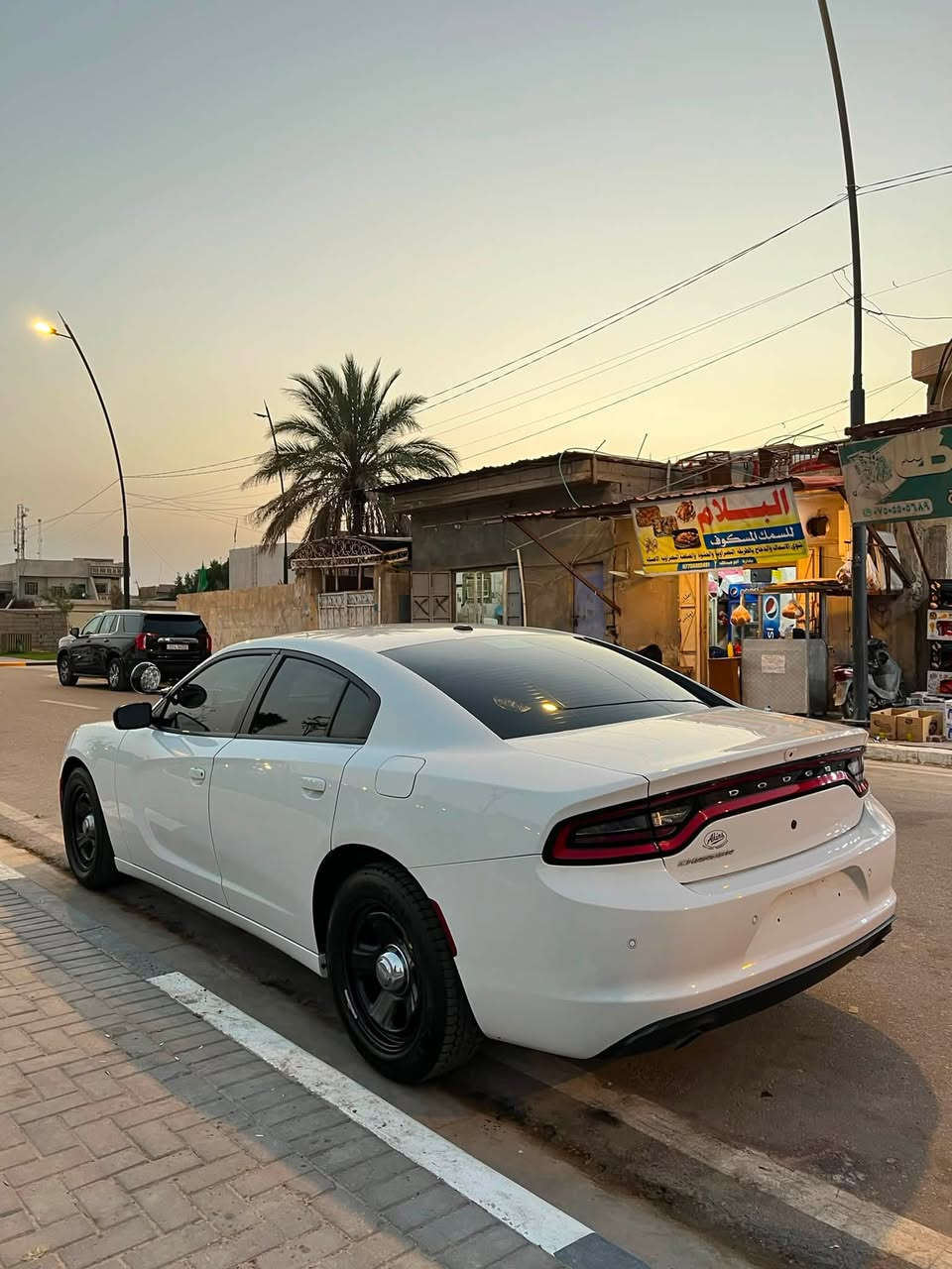 السلام عليكم 
جارجر 2023 اصل بوليسي فيدرالية 
البيع والمراوس السعر 225بدون لوحات تترقم جميع المحافظات 
مكينه 5700 وكير 1000 تعليق 
السياره جديده وتراي زيرو بعده بريحه الشركه 
حادثه بيبان  وجملغ امامي بس القطع الخارجي مبدلات نفس الون يعني كفاله السيارة من الدعميه الدعاميه  بدون قطرت صبغ 
كير ومكينه برغي ممفتوح بيهم  كارتون 
ماشيه 18  mi 
دواخل السياره اله طك بالكارتون
ترايه اذا مو زيرو وكارتون عوفه 
فول تحكم استيرن 
شاشه كار بلي 
حساسات خلفيه 
العنون البصرة العشار  الستفسار غر متواجد ع نت. ***********
وات ***********
