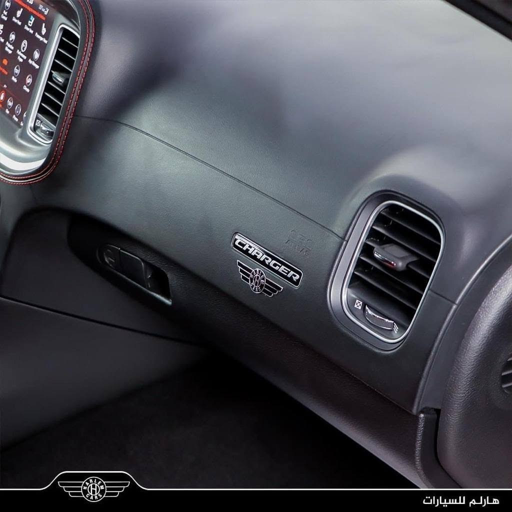 الموديل : 2022 . (خليجي) .
المحرك : V8.  5.7L .
العداد : 23 الف كيلو
الضمان : 3 سنوات او 60 الف كيلو متر . 
عليهه نانو سيراميك كامل ppf مع جام
فجوج 6 بستم تخم كامل مع فلنجات
هدزر لونك تيوب ريسنك مع داون بايب كامل 
شوته Afe مفتوحه
اويل كاشكان اصلي 

 
المواصفات :
* نسخة  RT PLUS - SUPER TRACK PAK .
* كت SRT كامل . 
* نقطة عمياء . 
* حساسات خلفية . 
* شاشه كبيرة مع نظام ملاحة نفكيشن GPS .
* الشاشة مع اوپشنات SRT . 
* سستم صوت الپاين مع سماعات پريميوم .
* ويل قياس 20 انج . 
* مصابيح امامية زنون . 
* كشافات الضباب زنون . 
* فتحت سقف (سلايد) . 
* مقاعد رياضية من الجلد الفاخر . 
* مقاعد أمامية كهربائية عدد 2 . 
* ذاكرة لحفظ وضعيات الجلوس (ميموري) . 
* مقاعد أمامية تبريد وتدفئة . 
* مقاعد خلفية تدفئة . 
* تشغيل عن بعد . 
* ستيرن كهربائي . 
* تدفئة ستيرن . 
* محدد سرعة . 
* تلفون بلوتوث . 
* كاميرا خلفية .
* مرايا متحسسة للاضاءة العالية .
* كير شفتر بالستيرن . 
* دخول ذكي (بصمة) .
***********
