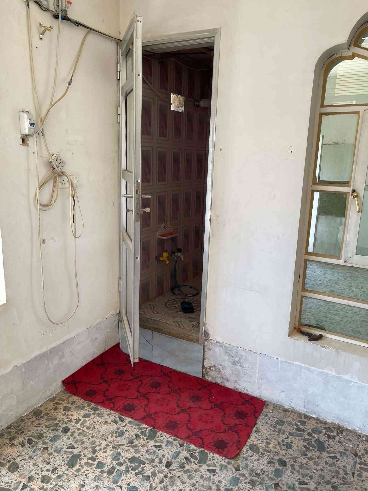 شقه  الايجار 🏠 طابق ثاني معزوله  ✅

يحتوي على غرفتين  نوم و وكنيدور  ومطبخ وصحيات ✅

الموقع  🌏مقابيل مستشفى الاسكان ✅

قيمه الايجار  250✅

الاستفسار الإتصال بالرقرم ‎***********متوفر واتساب✅
