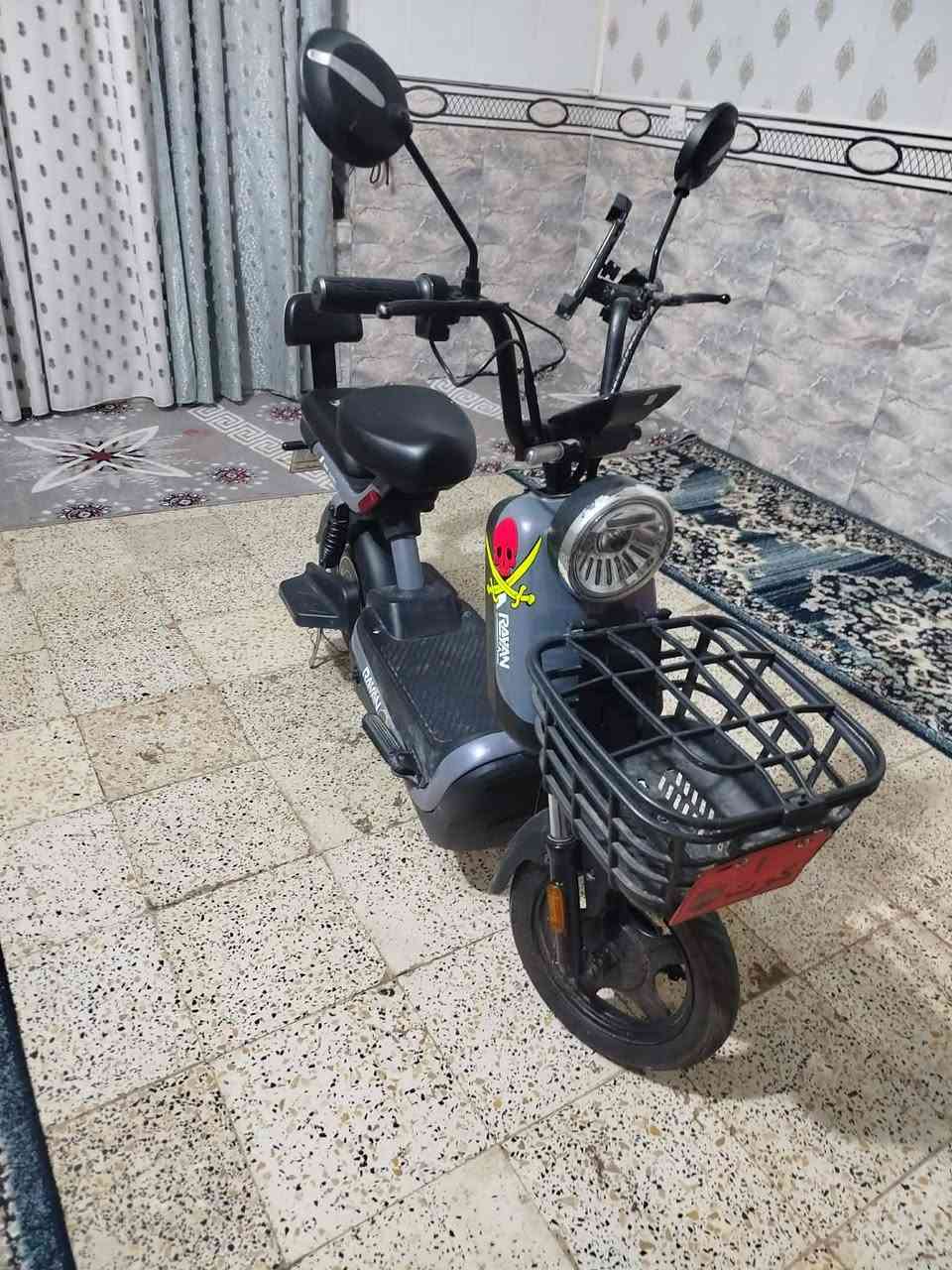 سلام عليكم دراجه شحن للبيع ما مستخدمه شي قليل السعر 275وبيها مجال بسيط ***********
