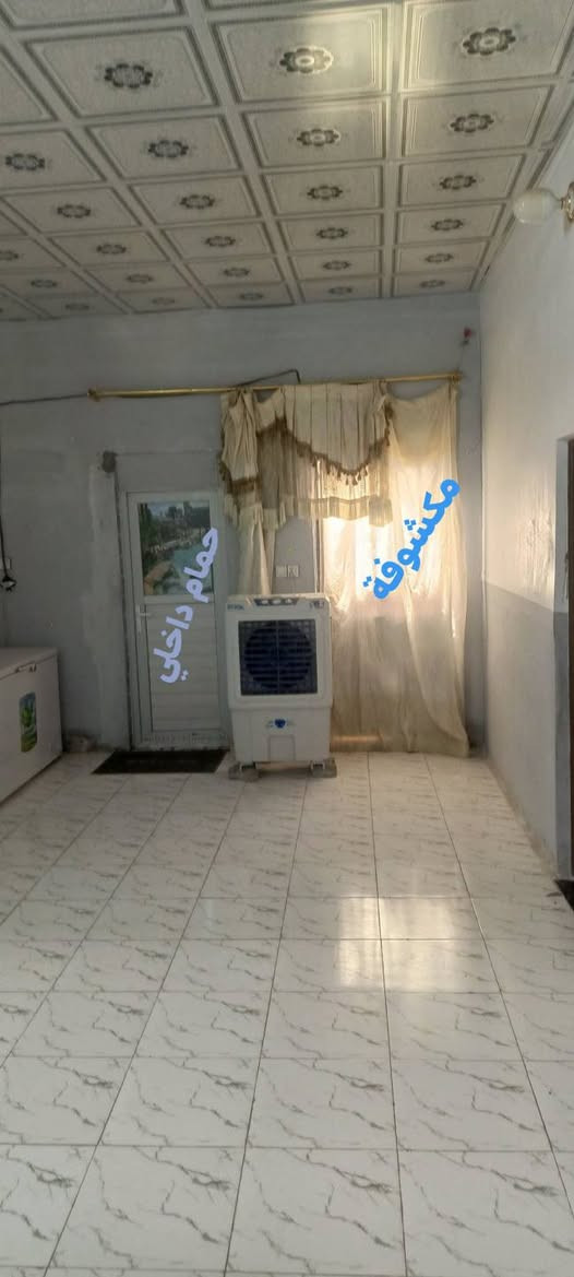 سلام عليكم بيت للبيع 200متر بنا جديد2023ساس حجر رتفاع الحجر متر مطبخ 5في4 براني 7في 4 قرف ثنين اربعه متر ونص في اربعه متر الا ربع  حمام داخلي مكاشيف 2 سيراميك كل البيت حمام خارجي سقوف ثانويه كل البيت سكف سندويج مي ومجاري درجه وله العنوان ابو صخير شارع ابو صخير نجف يبعد عن شارع العام 700متر كله شارع لباب البيت  مدرسه تبعد عن البيت 100متر اتصال*********** واتساب مفتوح ولمو شراي ليتعبني
