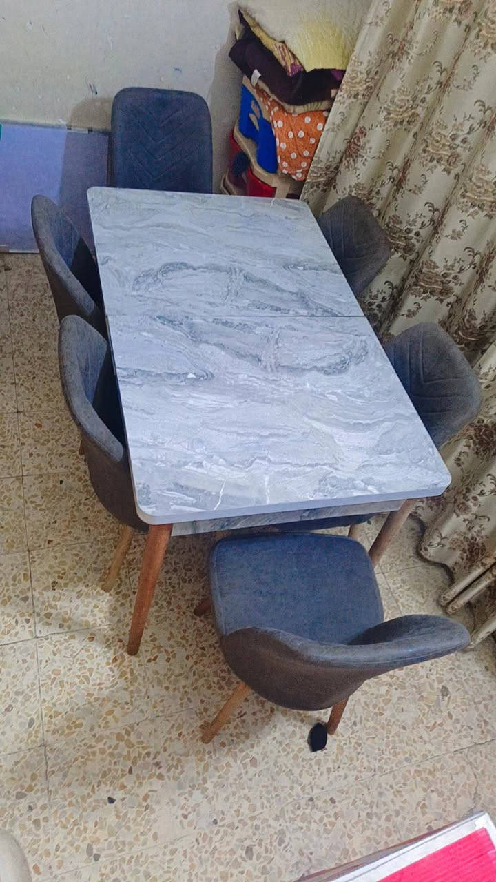 سلام عليكم ميز مستعمل شهر سعره 200وبي مجال تفاصيل أكثر عن رقم ***********
