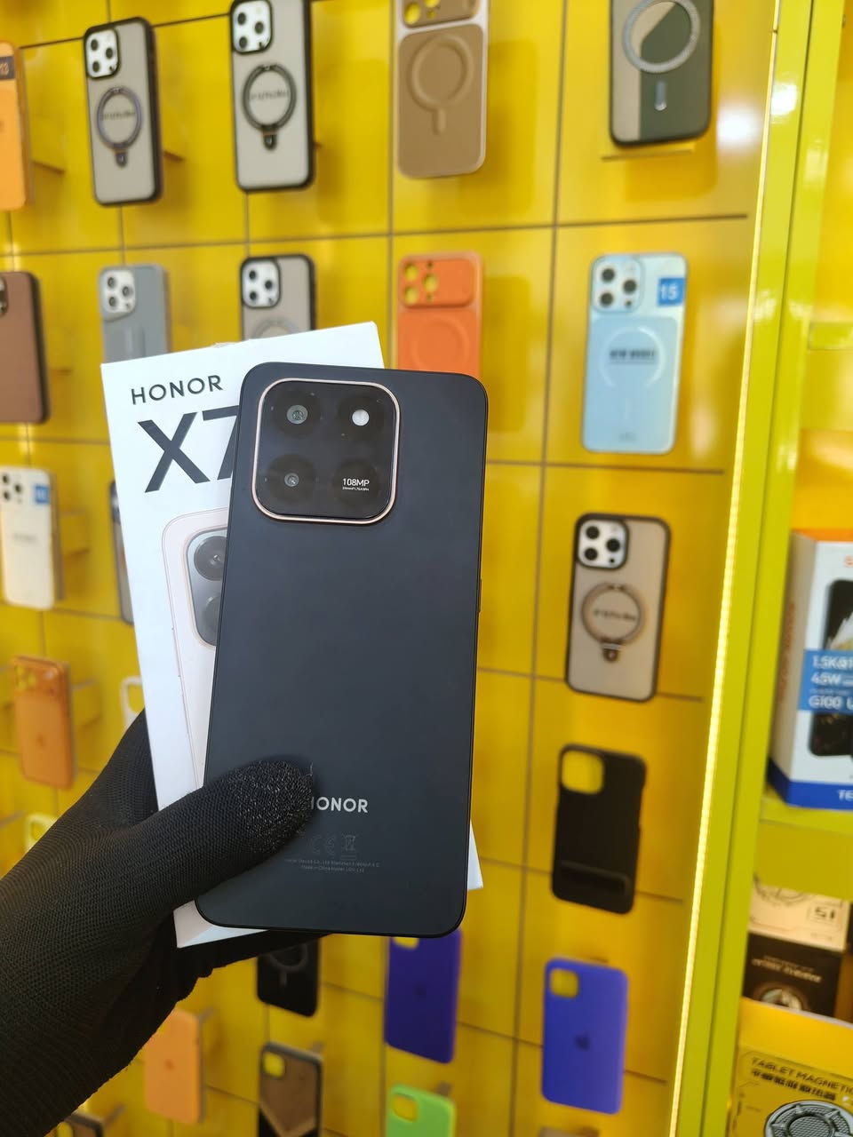 السلام عليكم جهازين مستخدم بلادي نضافه 💯للبيع  HONORx7d +GalaXyA17 جهازين
أجهزه غنيه عن التعريف بلادي نضافه فول مع ضمان ✅❤️
هونر ذاكره 256 رام 8  جهاز عملي قوي كلش ❤️✅
كلكسي A17 ذاكره 128 رام 4 يشغل 60 فريم بوبجي ✅
جهازين بلادي شخط واحد مابيهن ضمان استرجاع ❤️✅
السعر كلش مناسب 💸💸
الاتصال ع رقم *********** او مراسله الحساب
