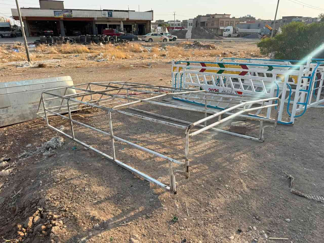 کەپرو چادری کیای 4000 بۆ فرۆشتن
چادرەکە نوێیە 

کەپرەکە 60 سانتیم بەرزە 

شوێن هەولێر 

***********
