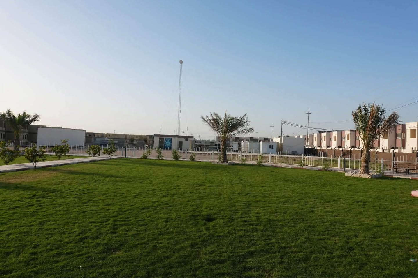 دار للبيع في مجمع المرتضى تجاري شارع ٢٠ سنتر على حديقه
استلام مباشر مرحله اولى
البناء طابوك جمهوري ارقى مجمع
المساحه ٢٠٠متر
طابقين يتكون من 
صاله استقبال مطبخ وغرفه وحديقه 
الطابق الثاني يتكون من غرف عدد ٢ وصاله وتخاريج يقع المجمع قرب جامعه الكفيل سعر الشركه ٢١٠ واصل منهن ١٠٠ الباقي مصرف 
يباع بتطلوعه  
 

***********
