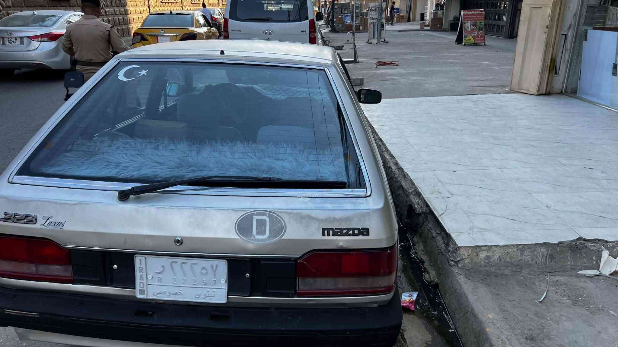 للبيع مازده 323 
محرك وكير بشرط 
مرايات كهرباء فتح سقف 
تدفئه شغال
صبغ بوند اثر تقحيل وجاملغ خلفي صبغ
السياره كامله مكمل كلشي ما ينرادلها 
السعر 28 وبيها مجال 
الرقم ***********
العنوان موصل
