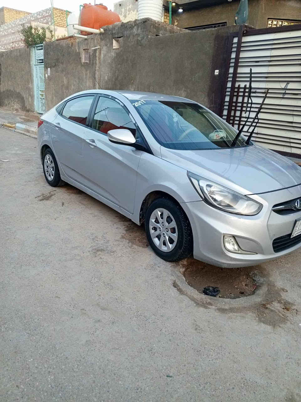 السلام عليكم اكسنت مديل 15مكفوله رقم مثنى سنويه جديده محرك 1400 شاشه كامره السعر خاص ***********
