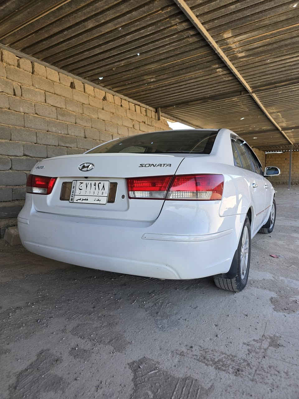 للبيع سوناتا 2009 خليجي لون ابيض محرك 2400 رقم بغداد مكفولة عدا الهلالات الخلفية كما موضح بالسونار المرفق بأسمي تحويل مباشر العنوان فلوجة صقلاوية السعر 130$ وبيها مجال حك الجية 
الهاتف ***********
