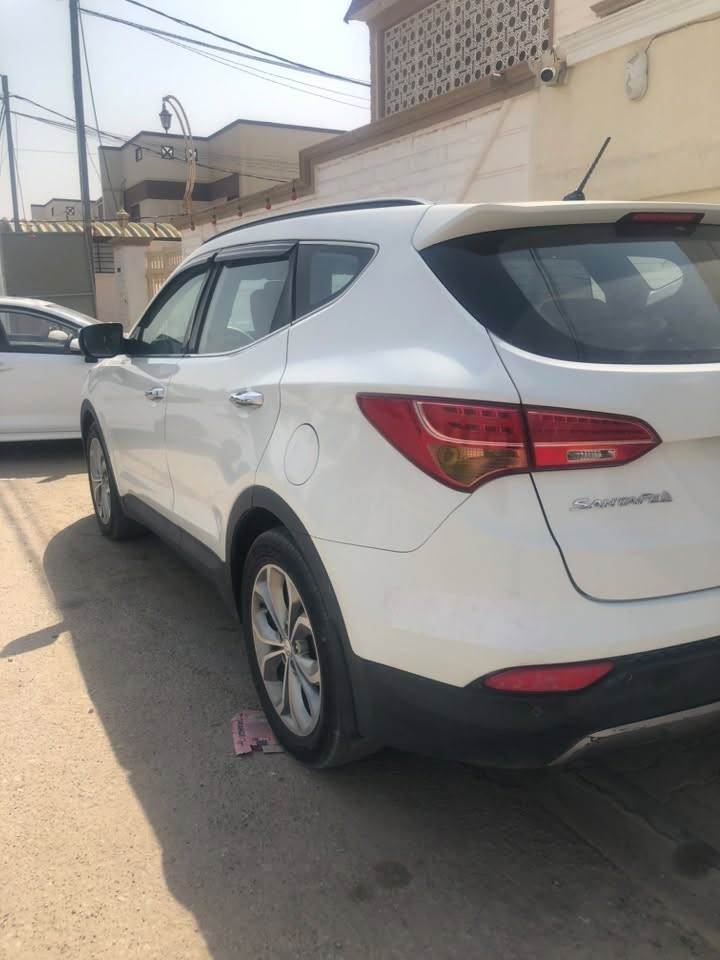 سنتافي 2014 خليجي
ماشية 277,000 
كفالة عامة
4WD 3.3 6Vسلندر
7راكب 
بصمة
مري شفط
كشنات كهرباء
بنوراما
باقي المواصفات معروفة
السعر 175ورقة وبيها مجال لشراي
 مشروع وطني تداور باي مكامن
مكاني مجف
***********
