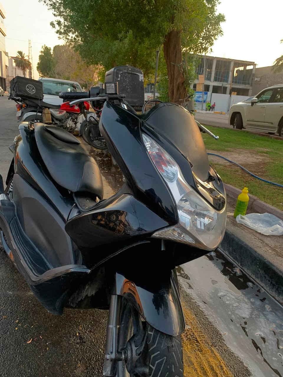 السلام عليكم دراجه Pcx جيل الاول نضيفه محرك كفاله مابيها أينقص كلشي شغال السعر مليون و١٥٠ مكاني بغداد اليرموك رقم الهاتف ***********
