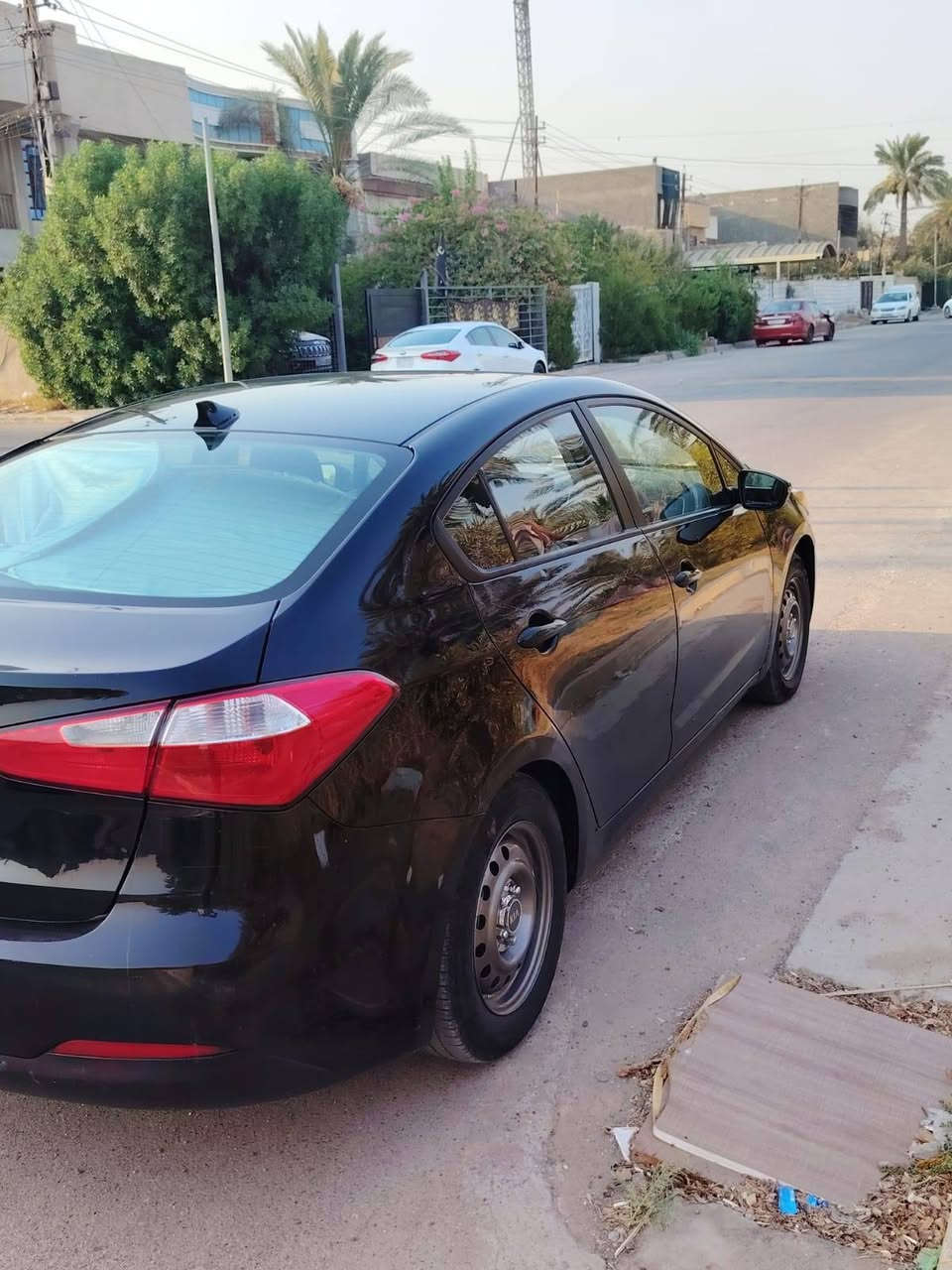 السلام عليكم
كيا فورتي ٢٠١٦
رقم بابل الجديد مشروع وطني
كير at.  مكينة ٢٠٠٠ دوش
تبريد كهربائيات
بيها صبغ قطع ابيع حزام
بيها شويه بل لغد الايسر خشم الغد
تكم شاصي حوض قماره سليم
يرادلها صدر خلفي 
السعر ٧٨ وبيها مجال بسيط للشراي
مكاني بغداد الزعفرانية
رقم ***********
