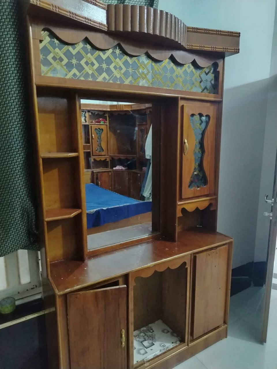 غرفه البيع سعر ٨٠٠ الف ستفسار ***********
