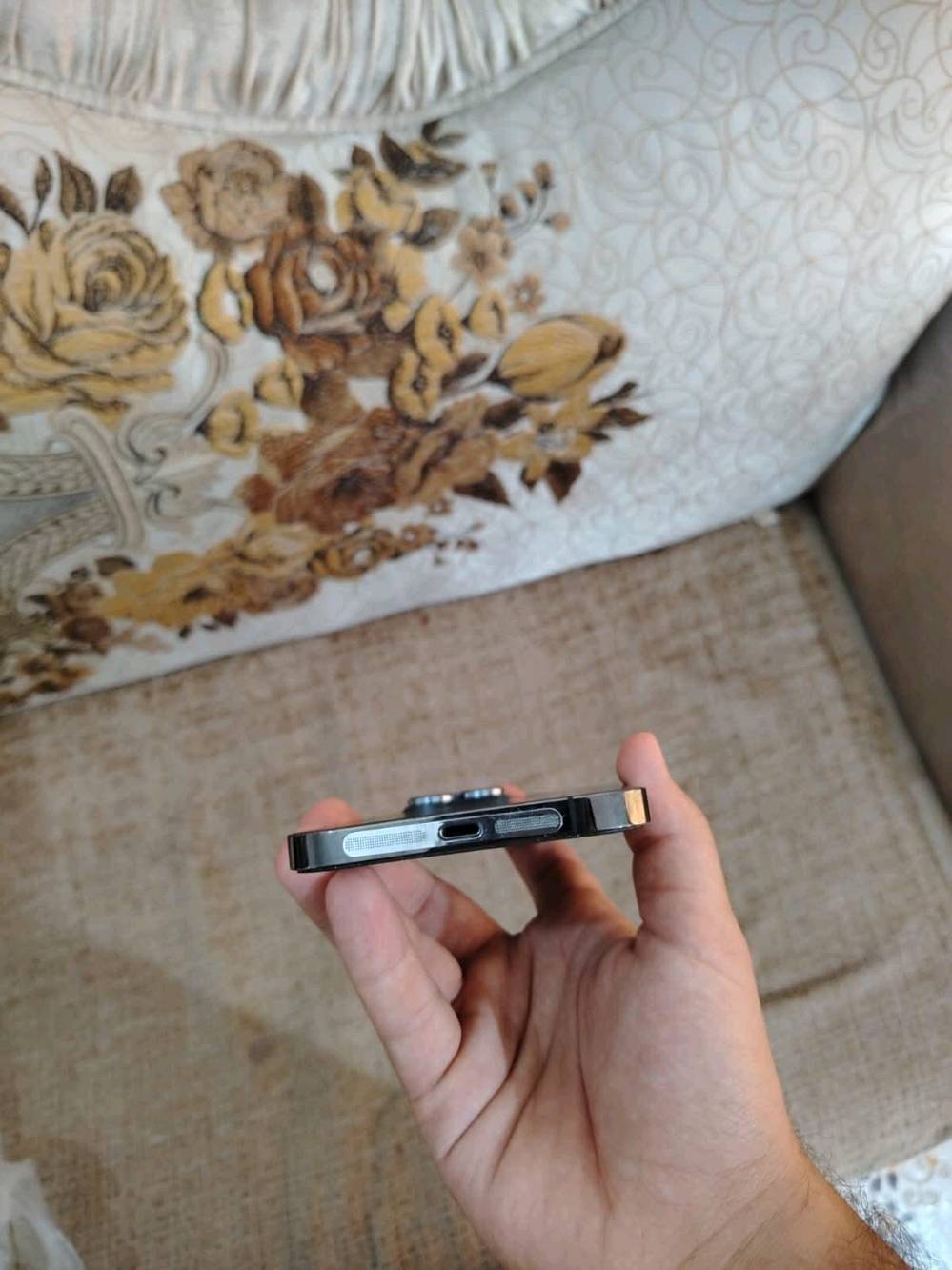 إيفون 13 برو ماكس نظيف كلش بطارية 86 مبدل شاشة و بطارية شرط وكالة و تكدر تتأكد من العلامة بالاعدادات عربي شرق اوسط